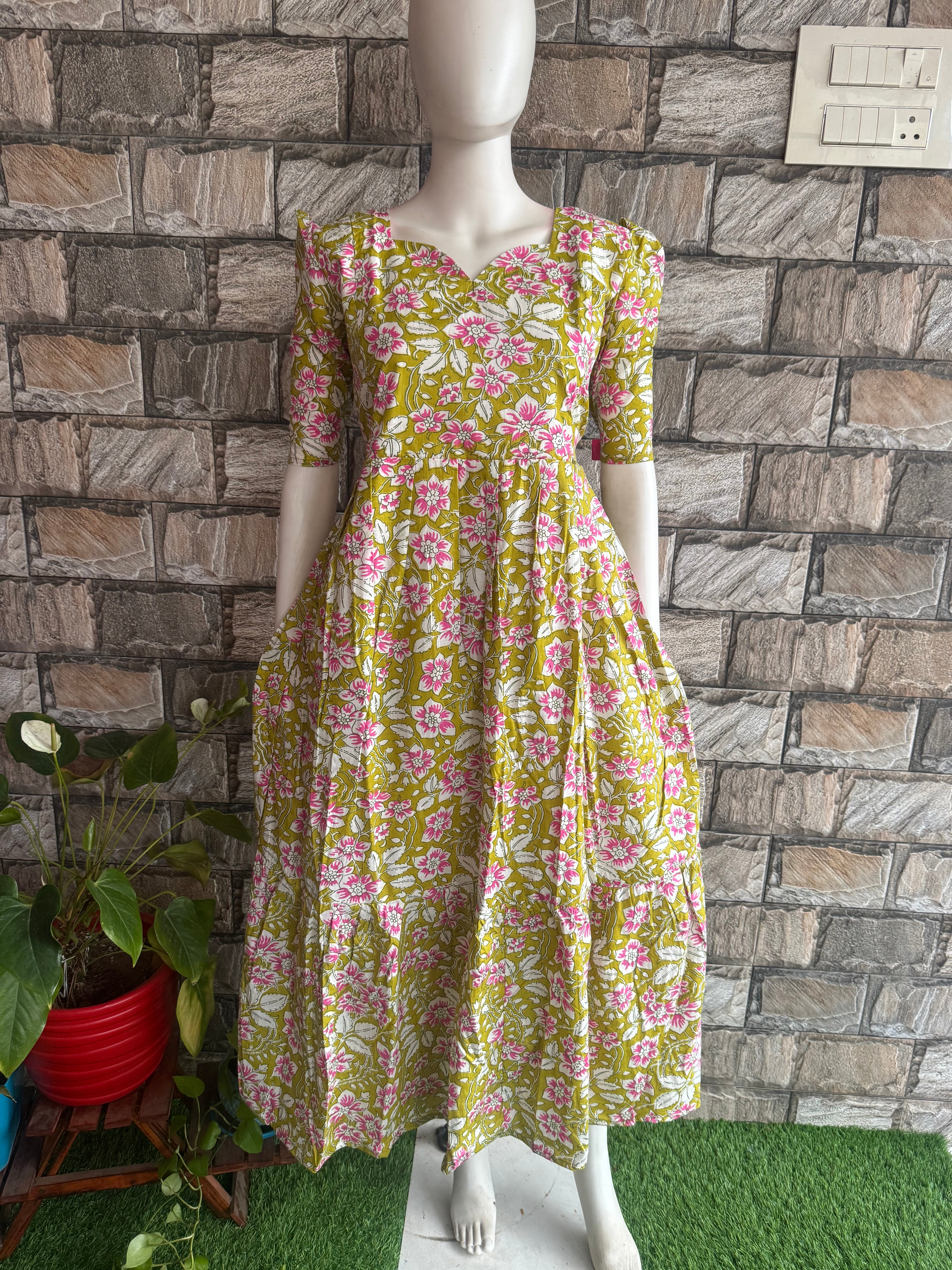 Budget  soft cotton Maternity maxi Parrot