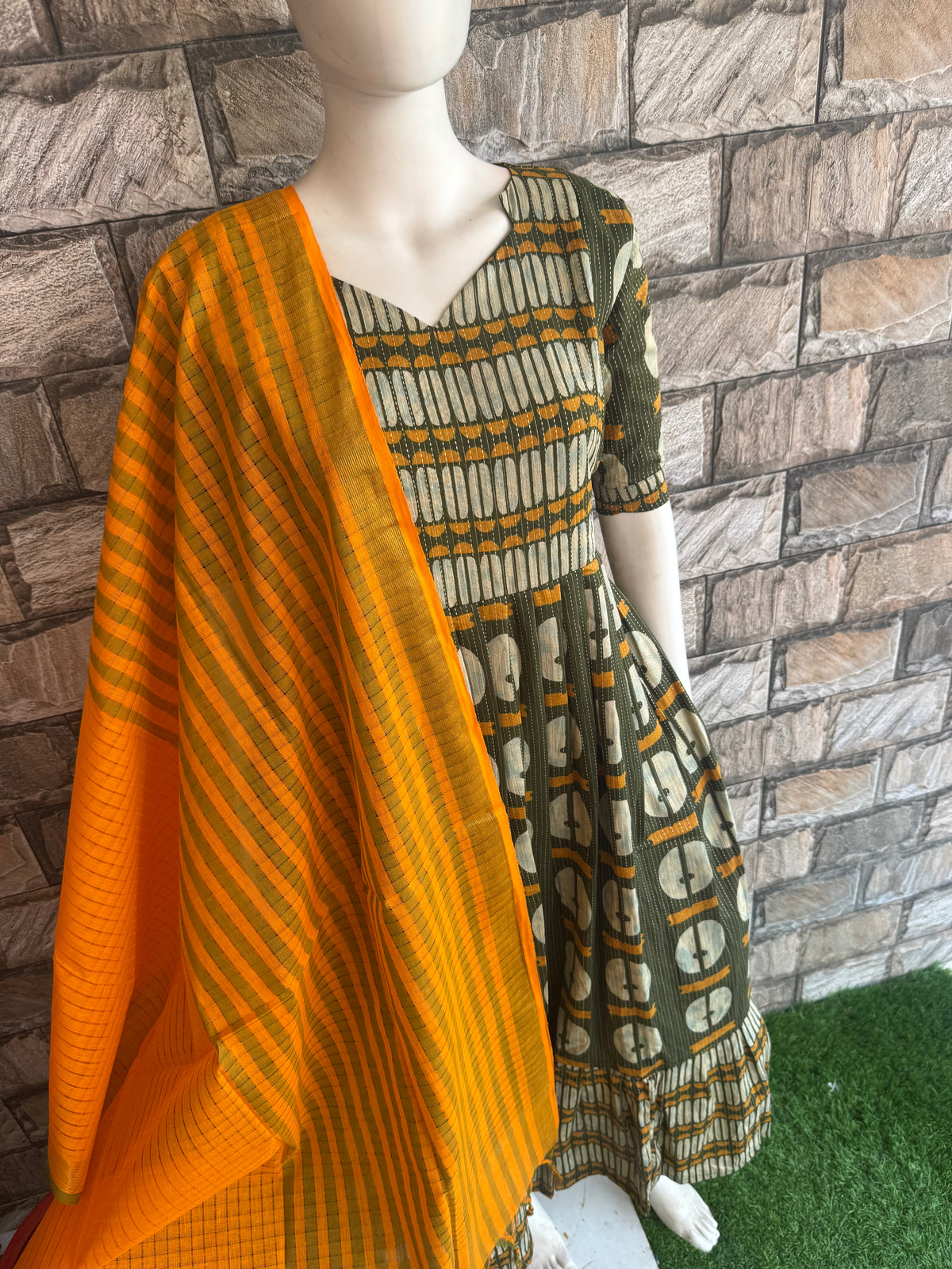 Olive green  soft kanta cotton Maternity Feeding  maxi  With dupatta