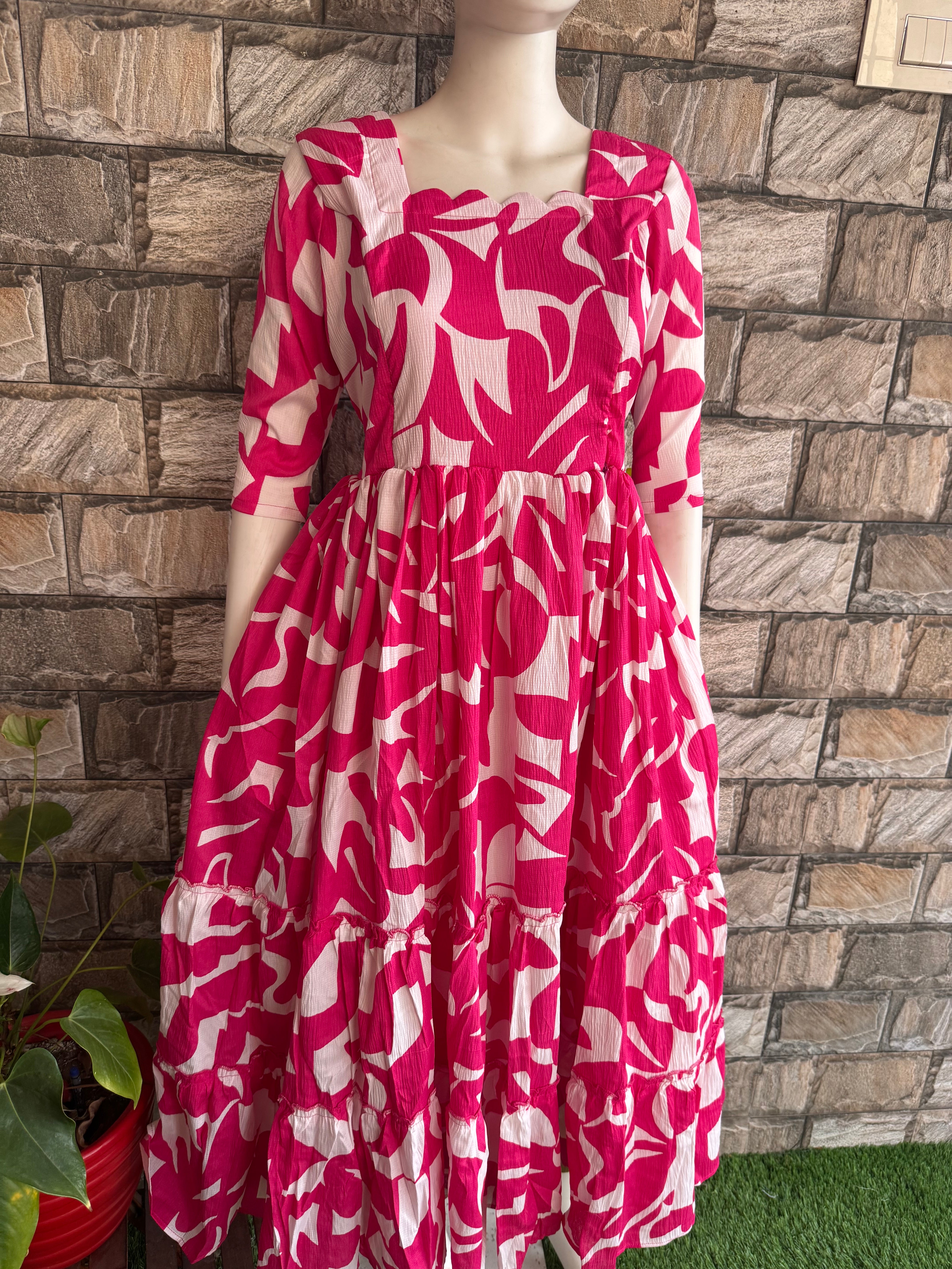 Delta Maternity maxi Crush fabric