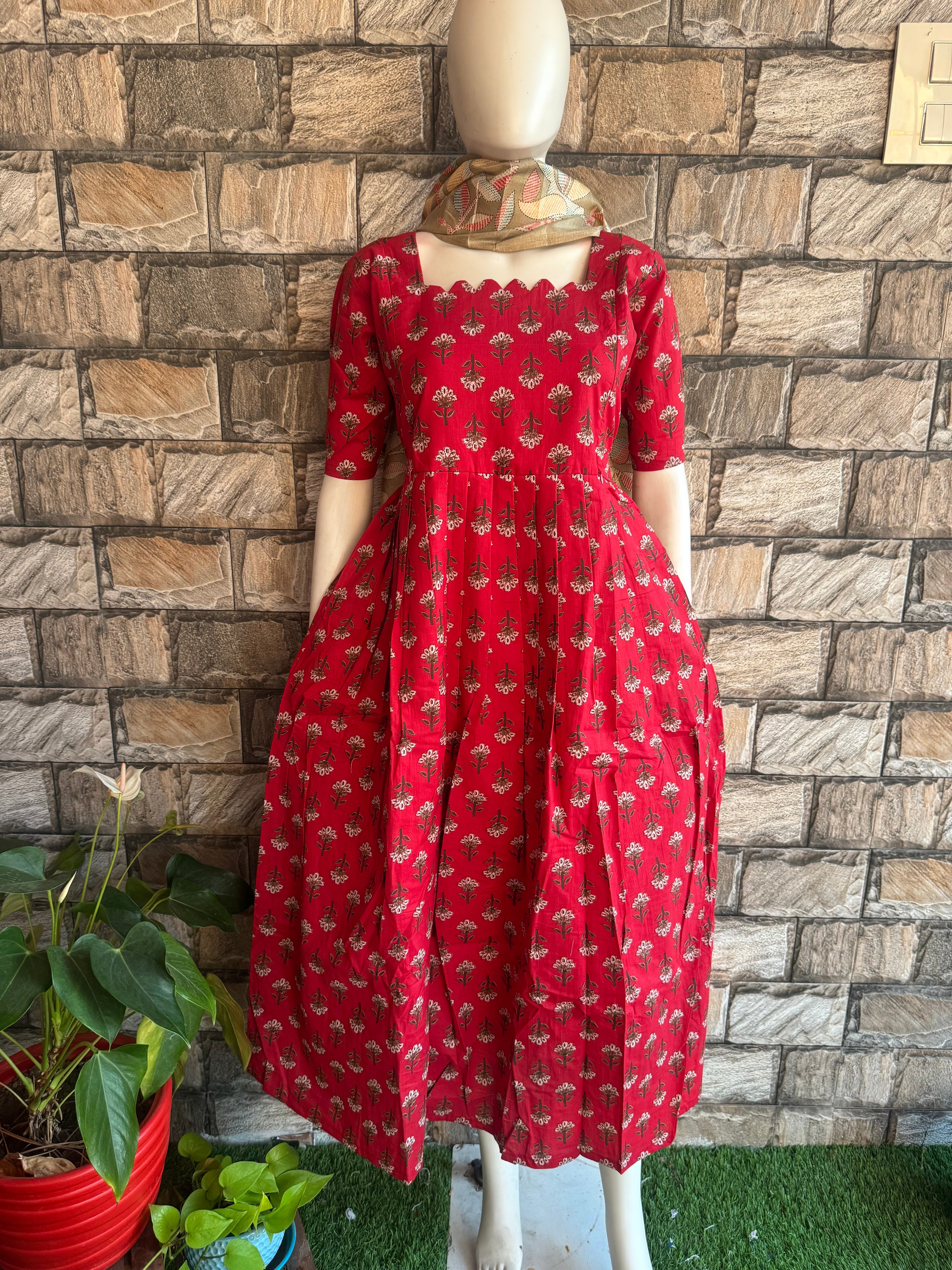 Red maternity cotton maxi