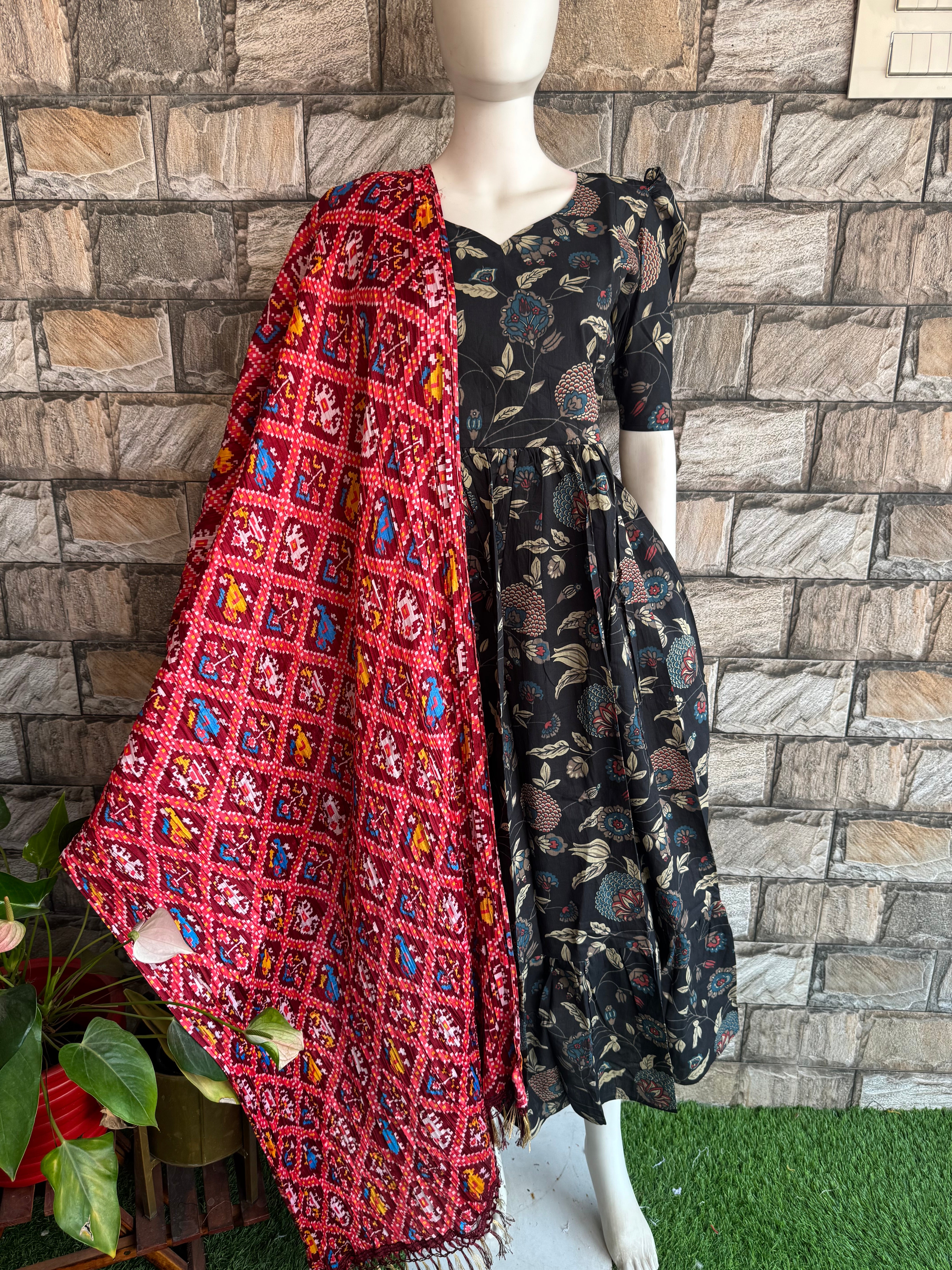 Red chinnon crush dupatta