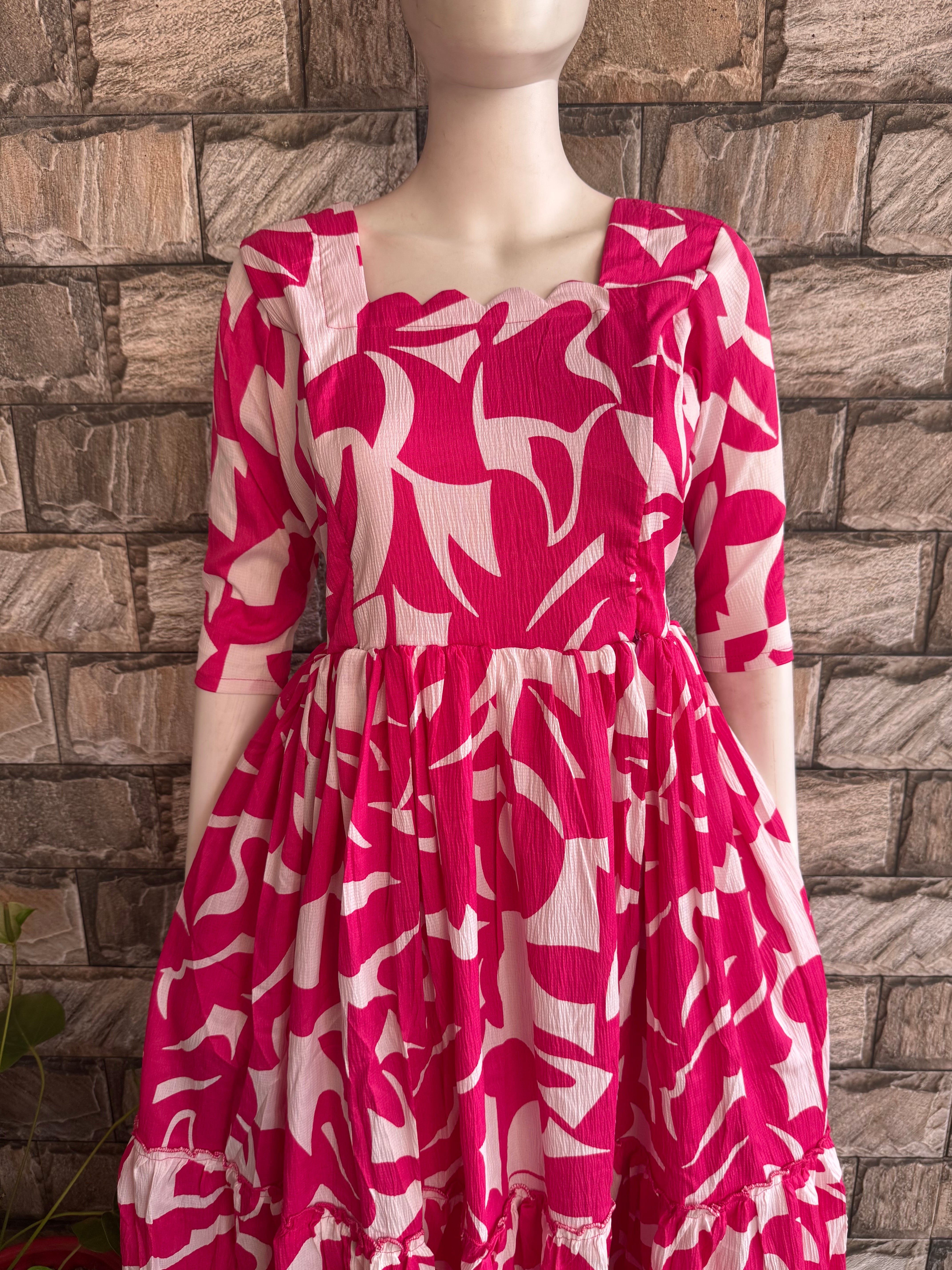 Delta Maternity maxi Crush fabric