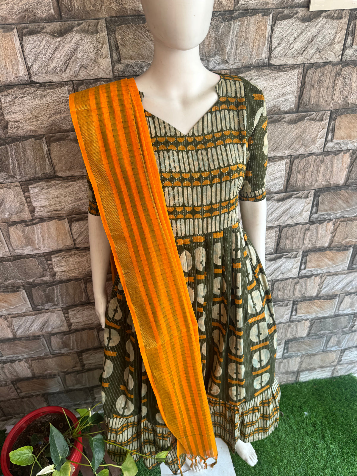 Olive green  soft kanta cotton Maternity Feeding  maxi  With dupatta