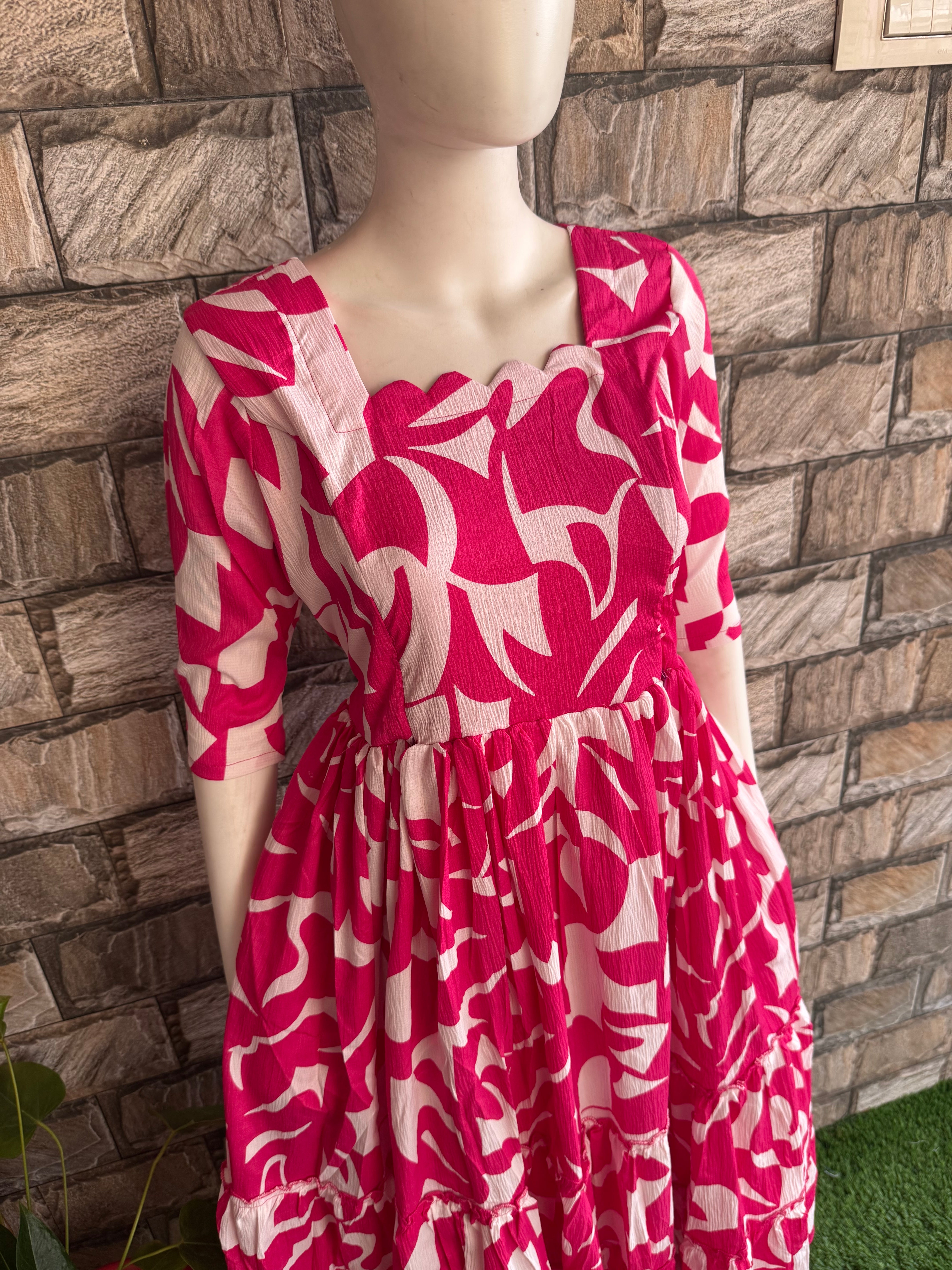 Delta Maternity maxi Crush fabric