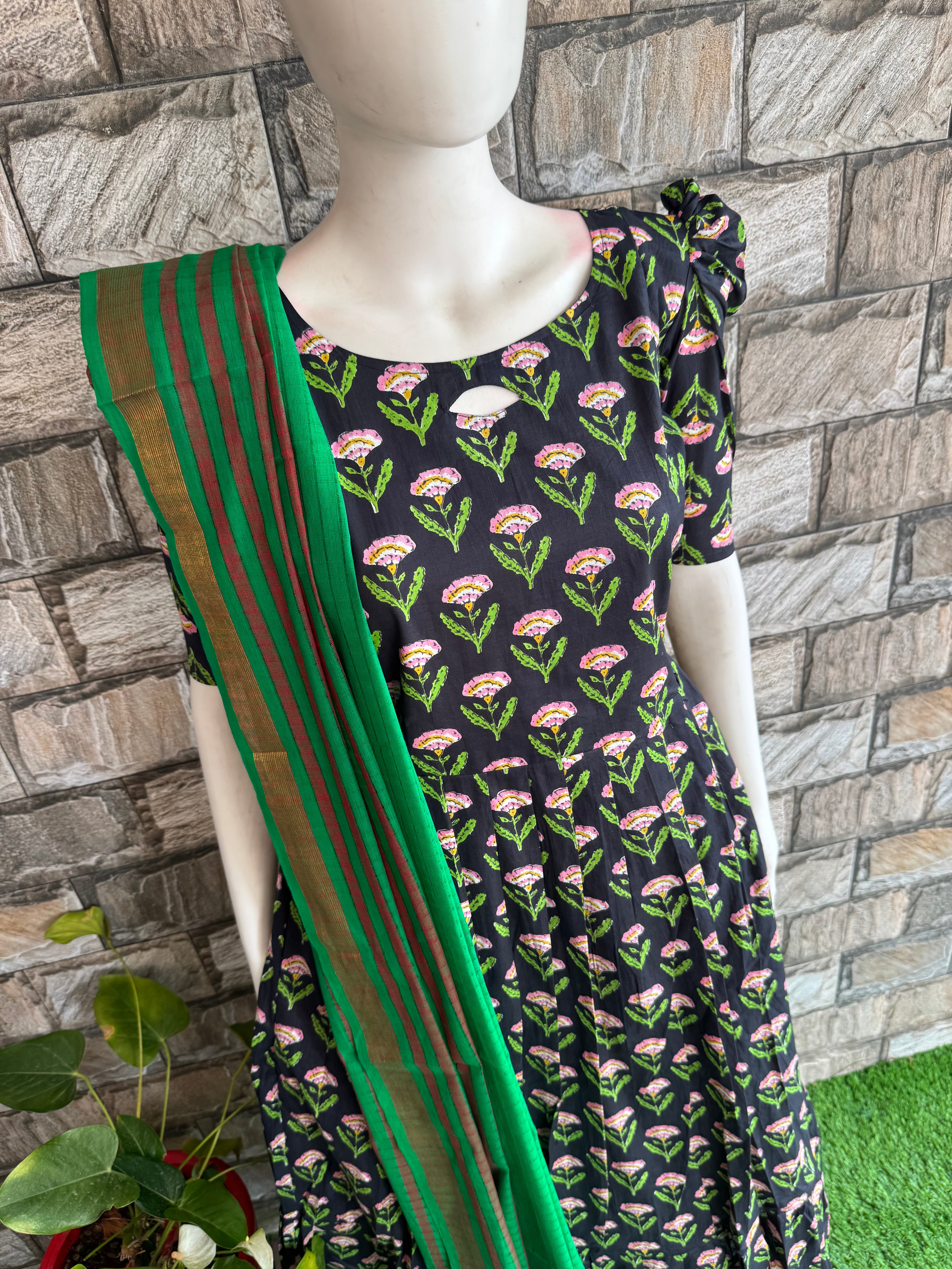 Pure handloom cotton  Dupatta Green