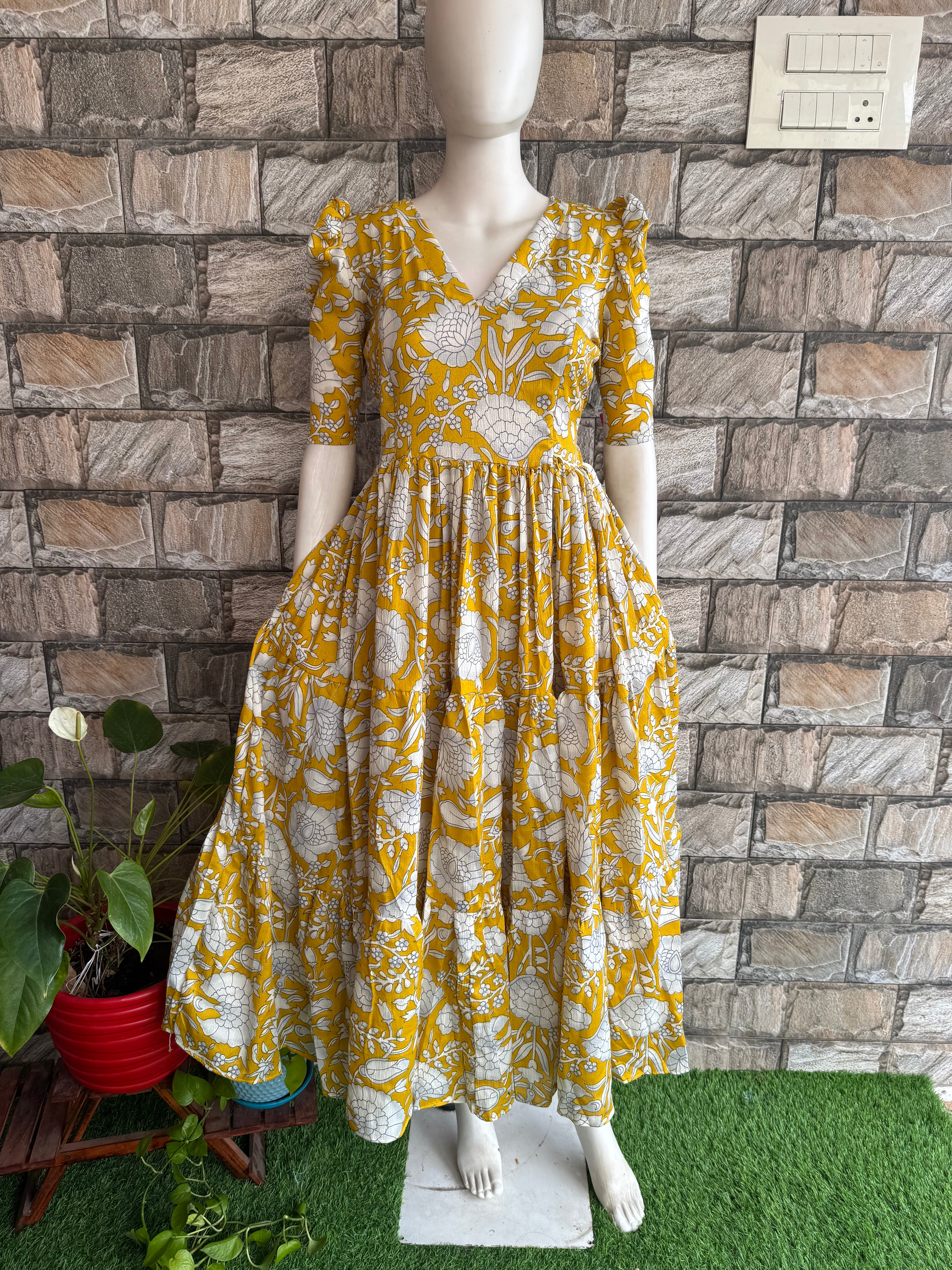 Delta Maternity maxi Pale yellow