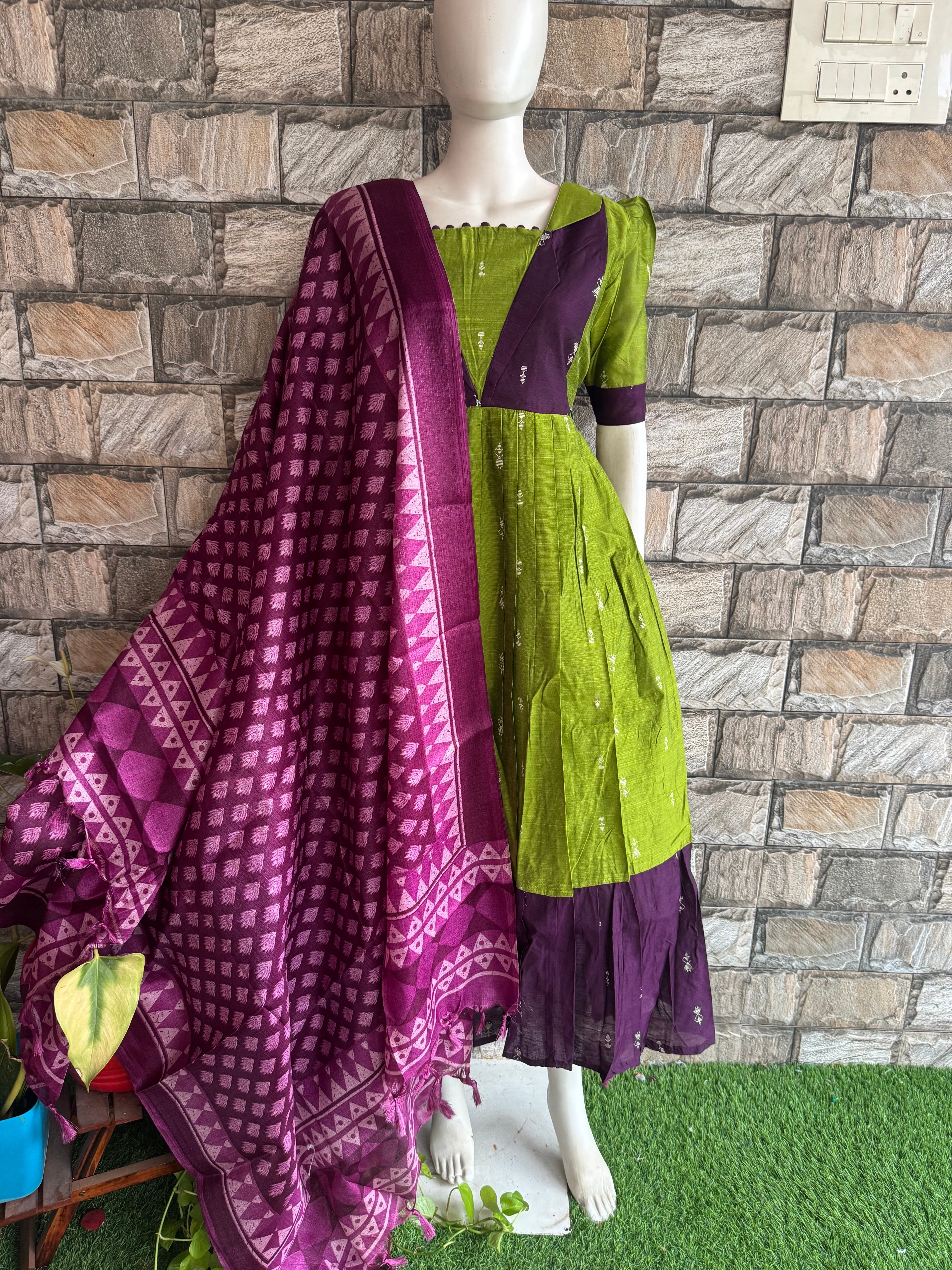 Wine poly khadhi Dupatta
