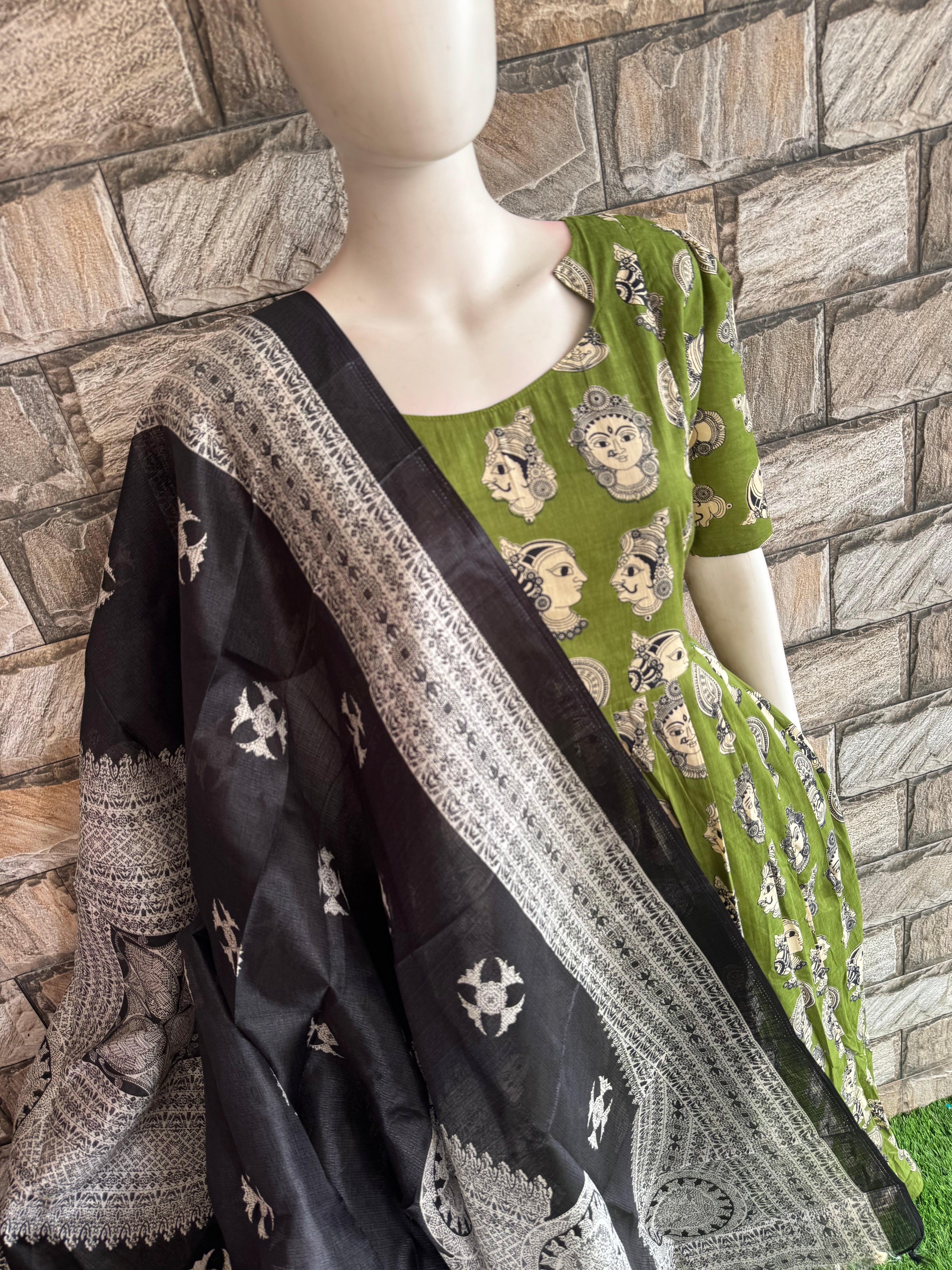 Black dupatta poly
