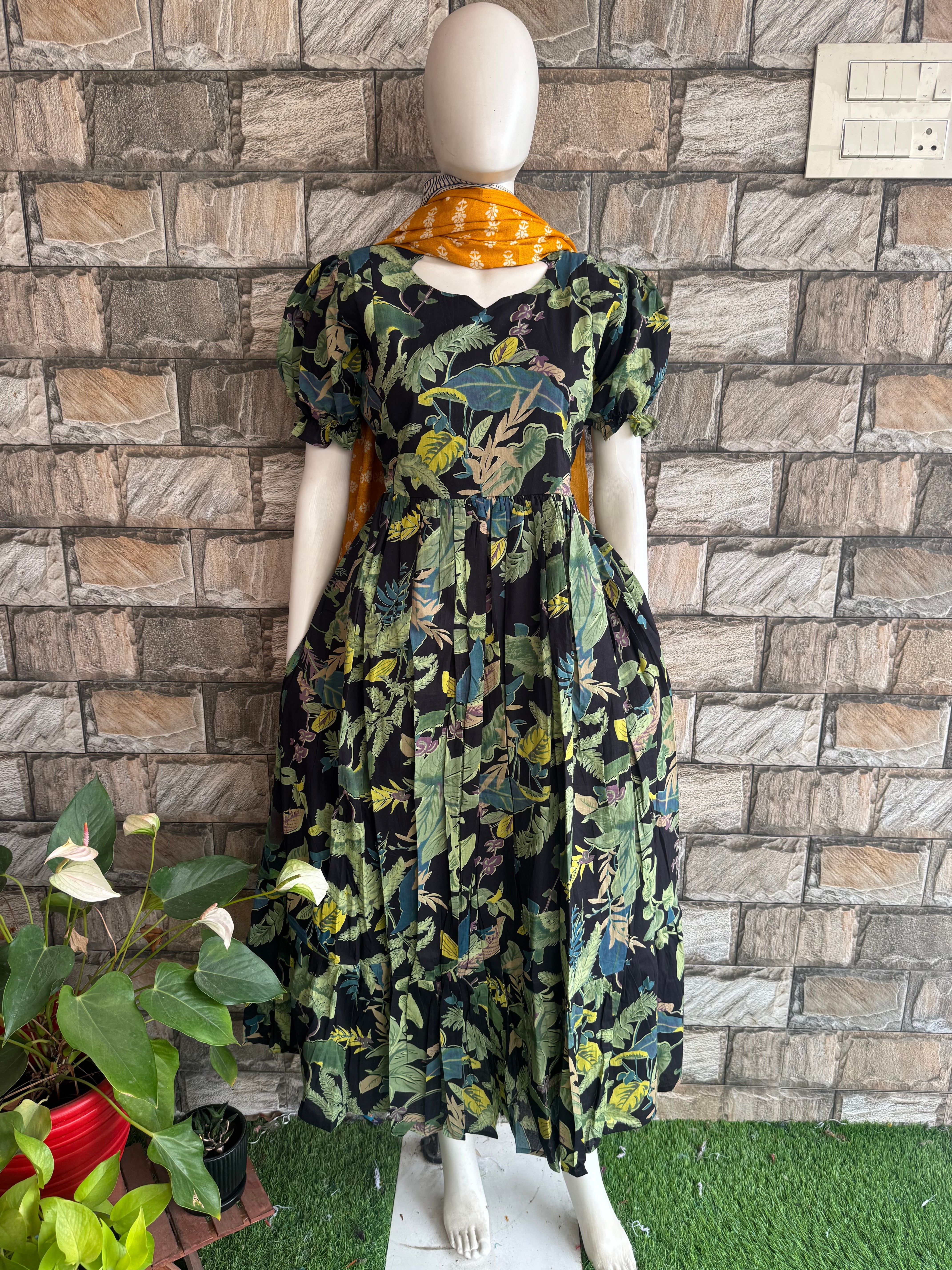 Black leaf Maternity Maxi