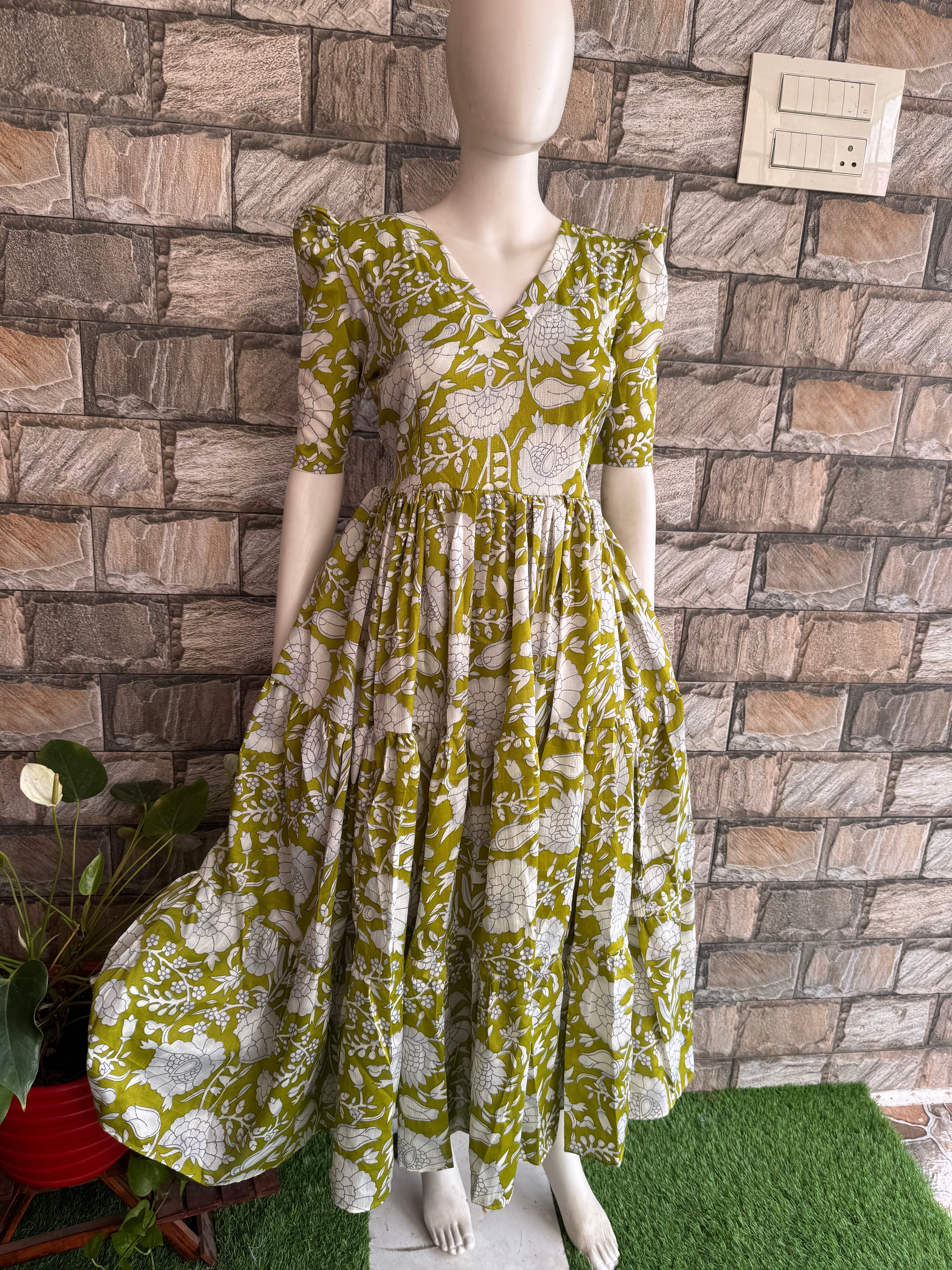 Delta Maternity maxi Pale Parrot Green