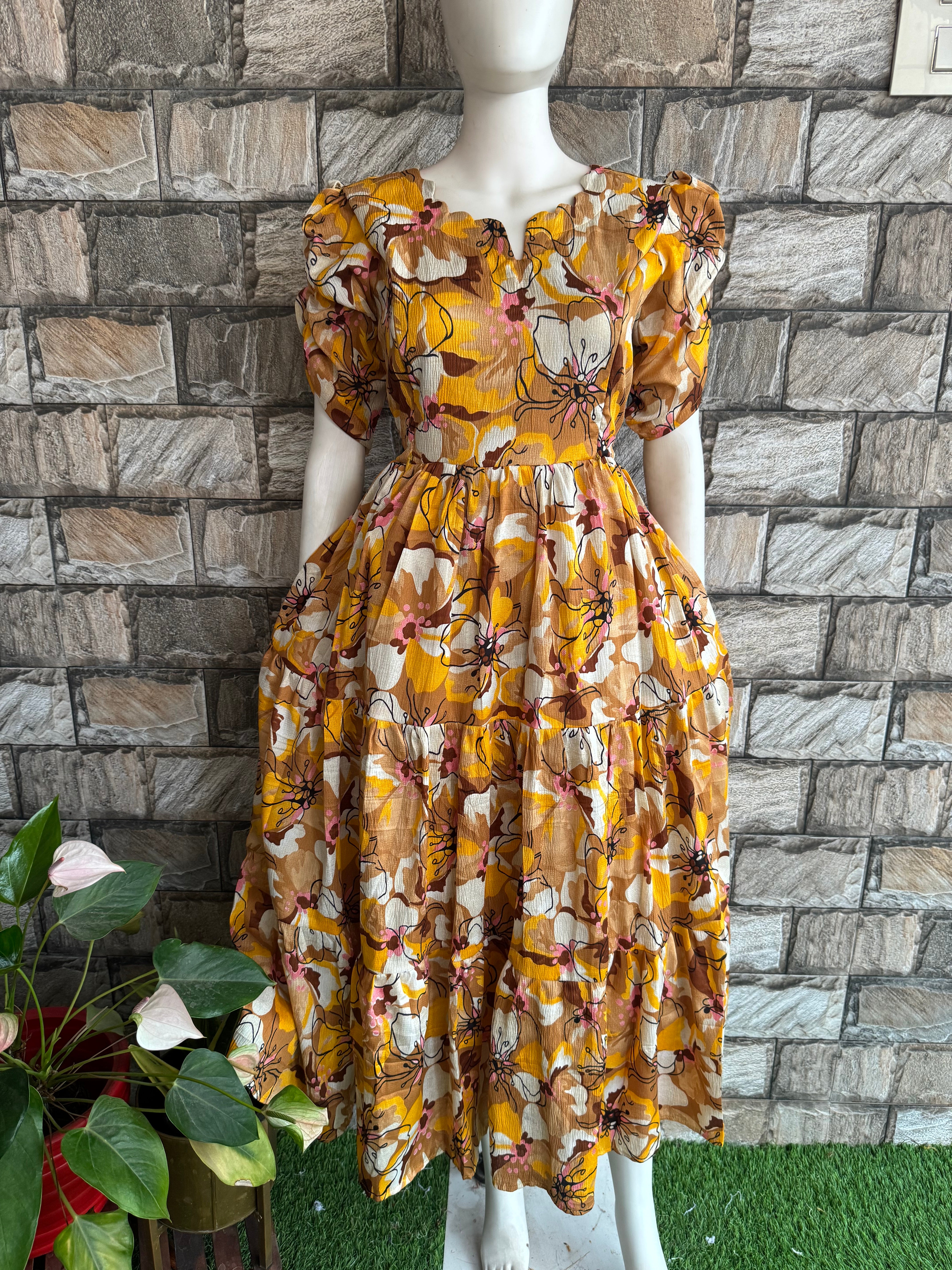 Yellow shade leaf Delta Maternity maxi