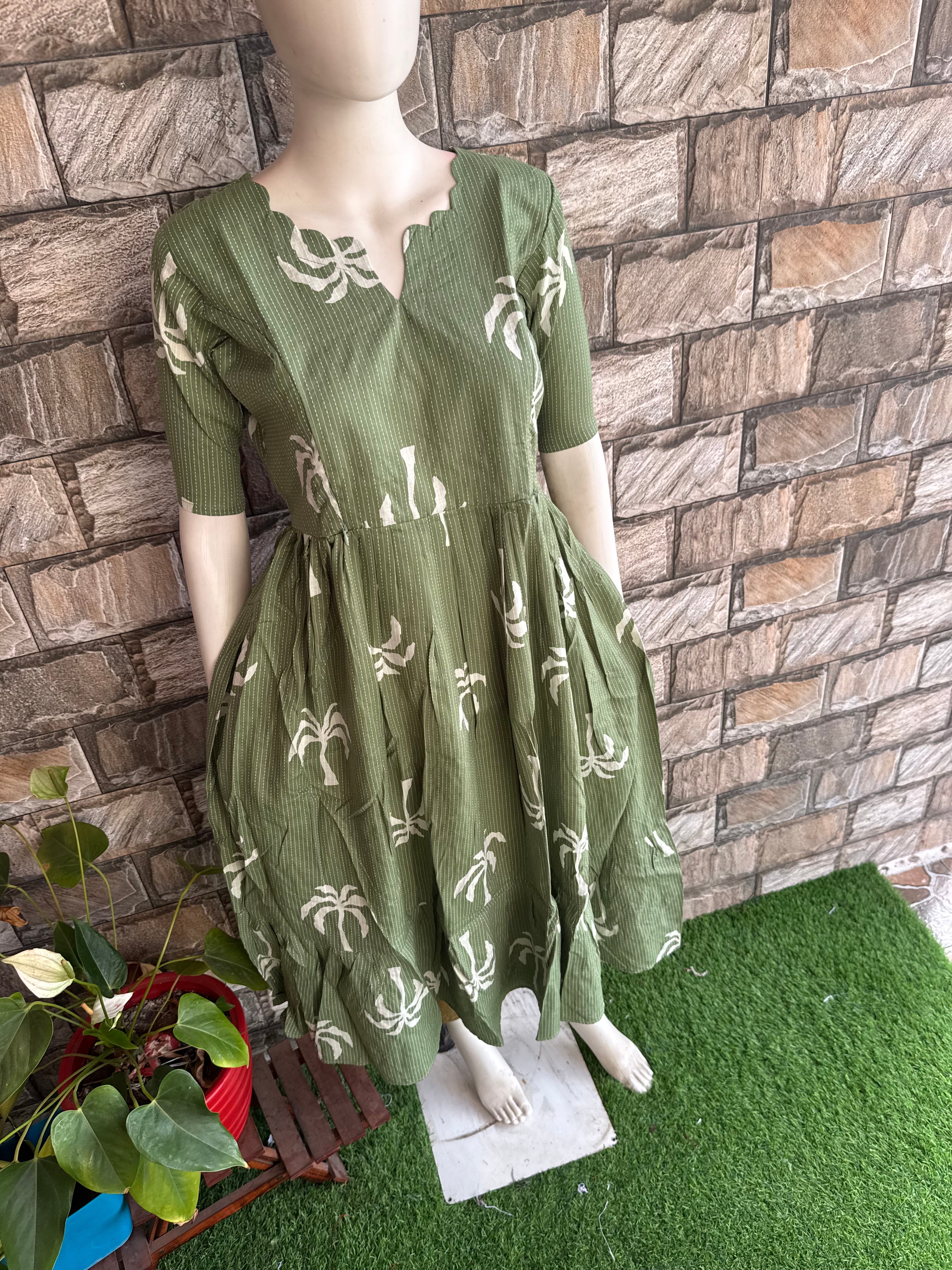 Pale pista kanta cotton maternity maxi Tree