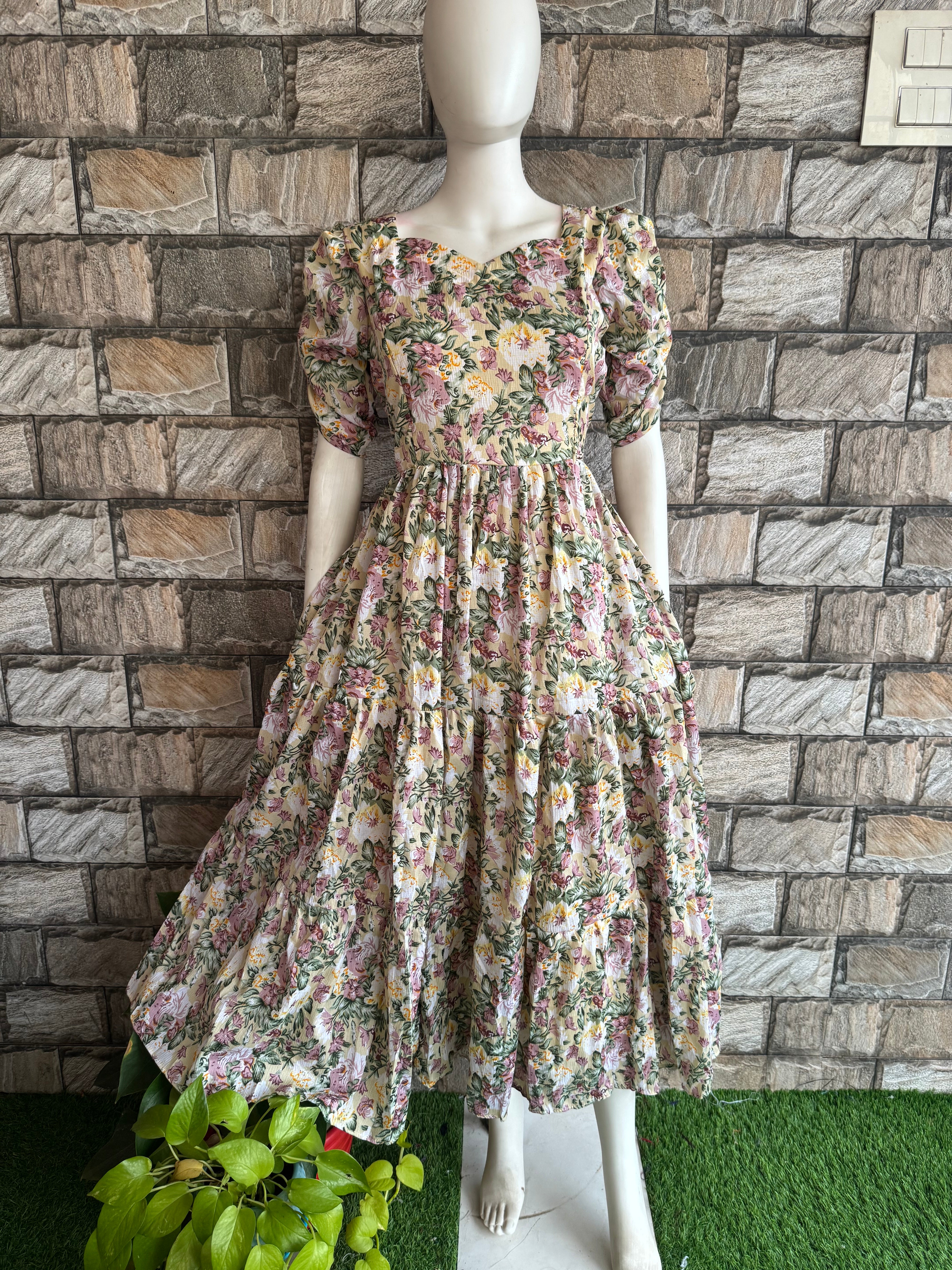 Delta crepe maternity maxi