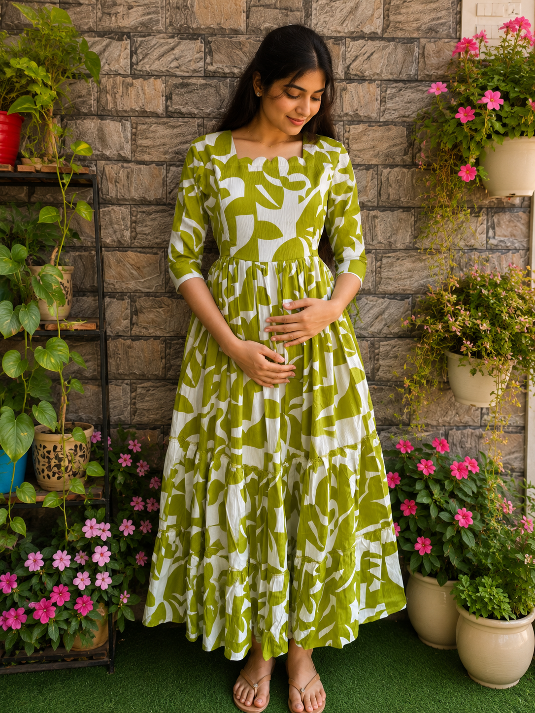 Delta Maternity maxi Crush fabric
