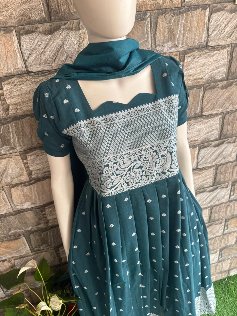 Handloom Cotton Weaving – The Art Behind Every Thread