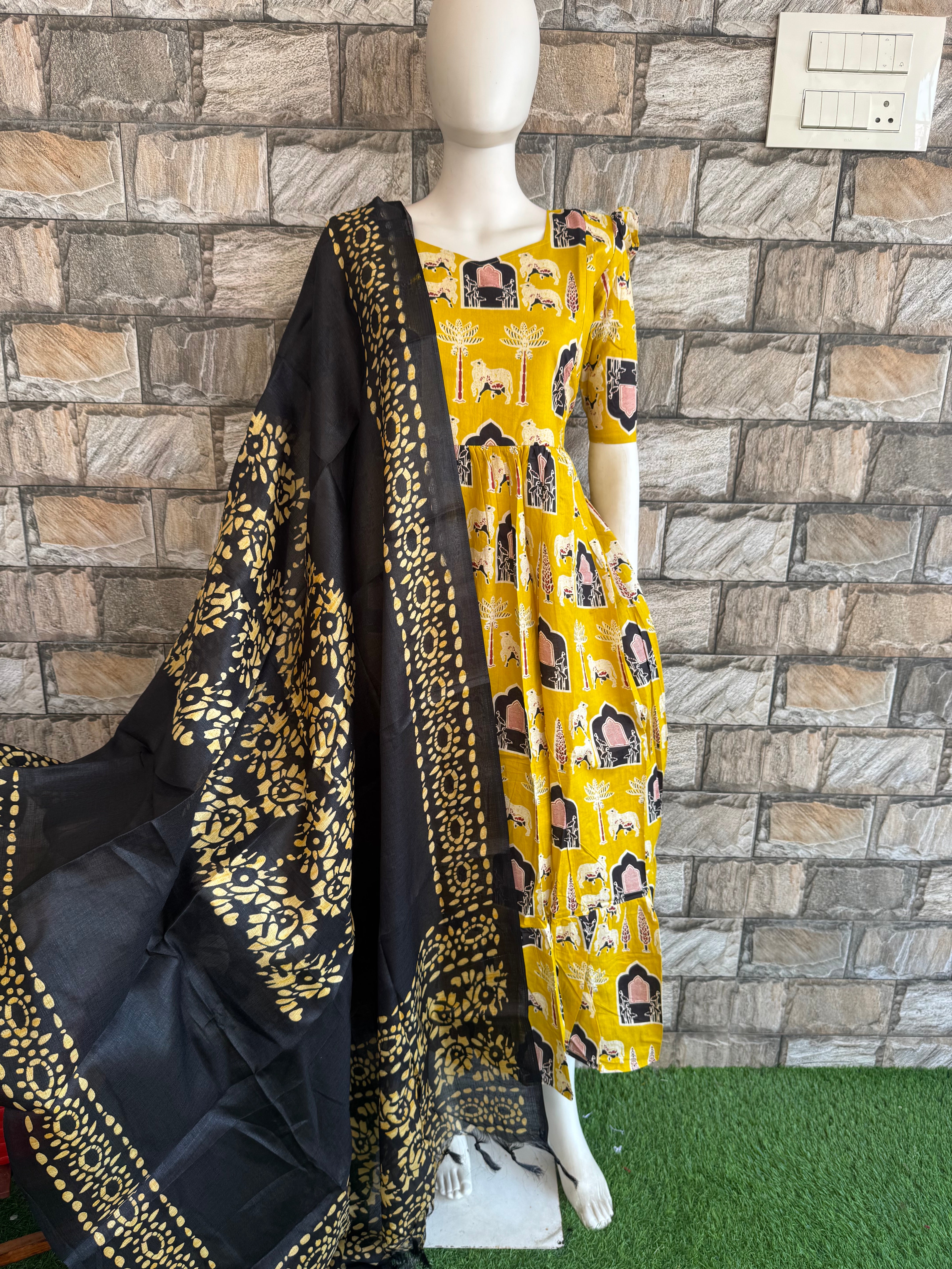 Black dupatta