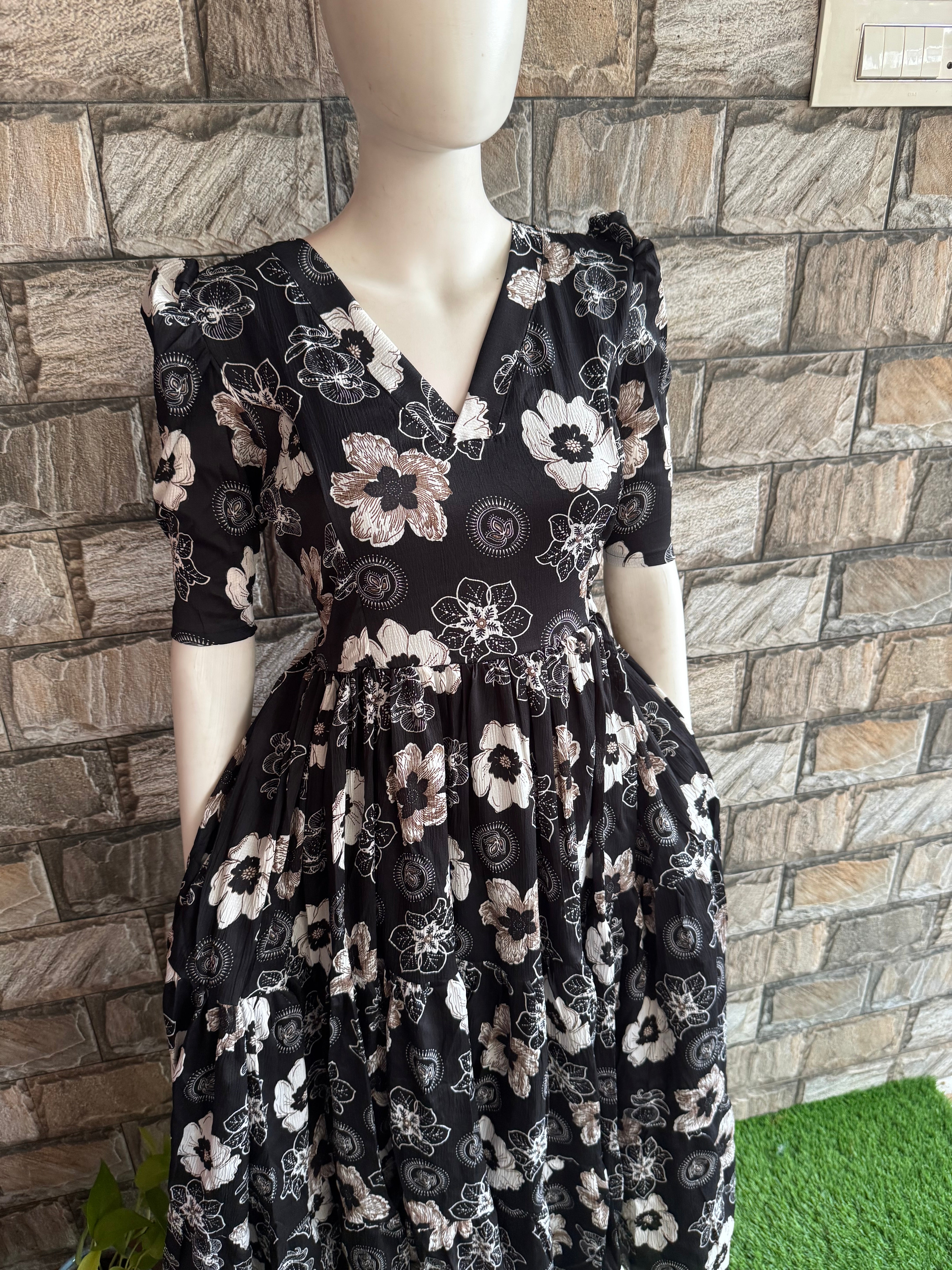 Delta Maternity maxi Black multi Floral