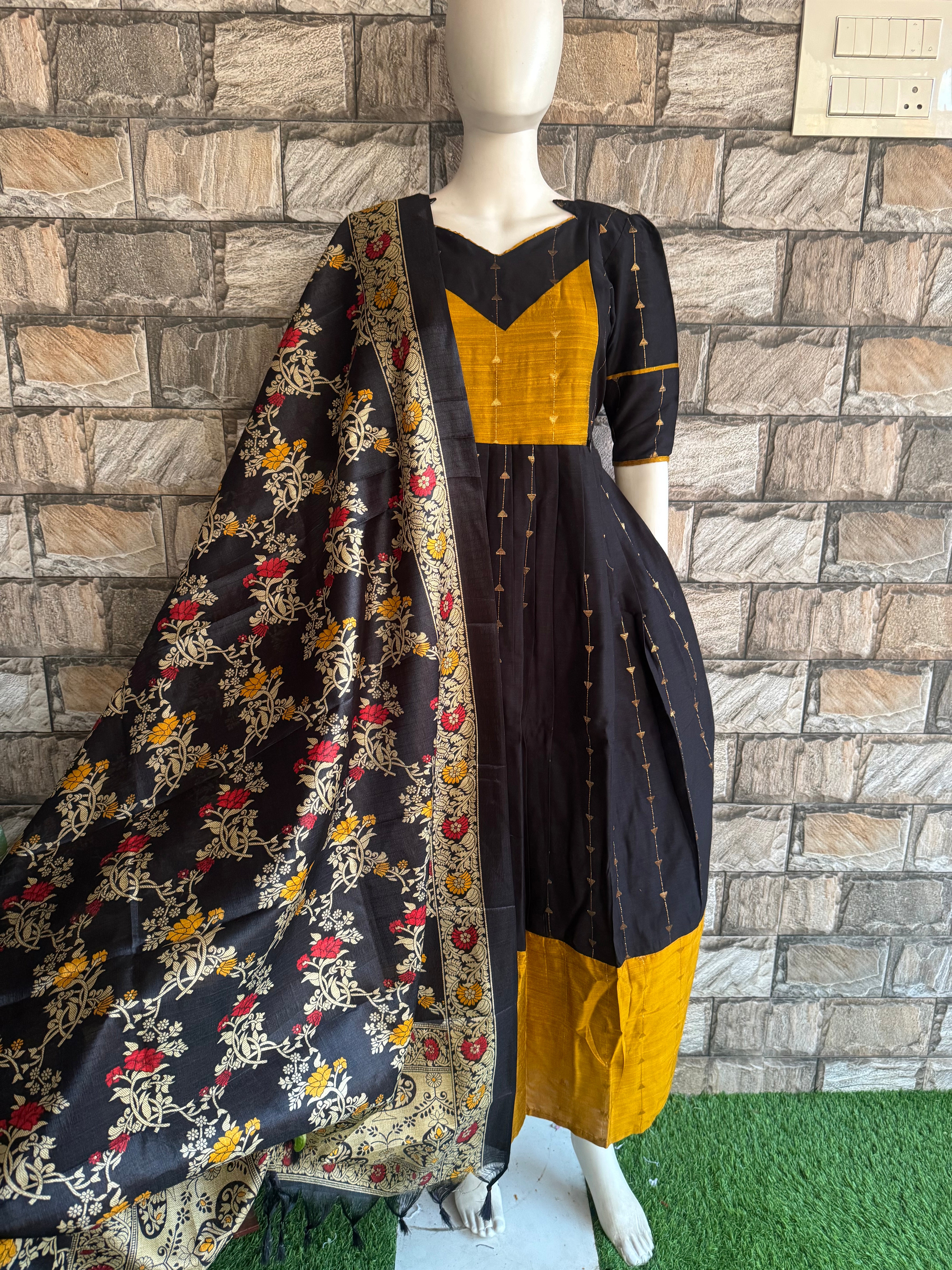 Black poly khadhi dupatta