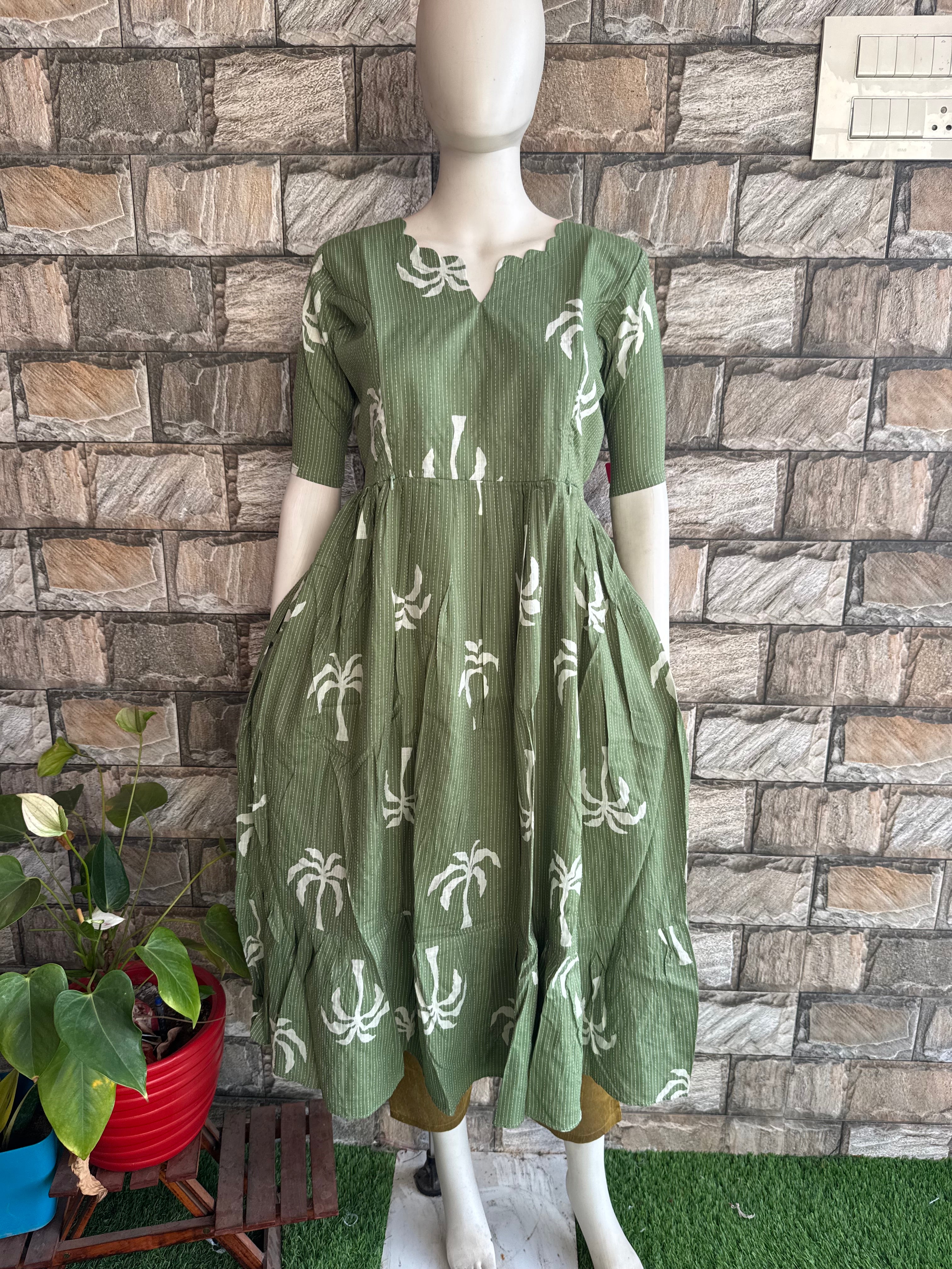 Pale pista kanta cotton maternity maxi Tree