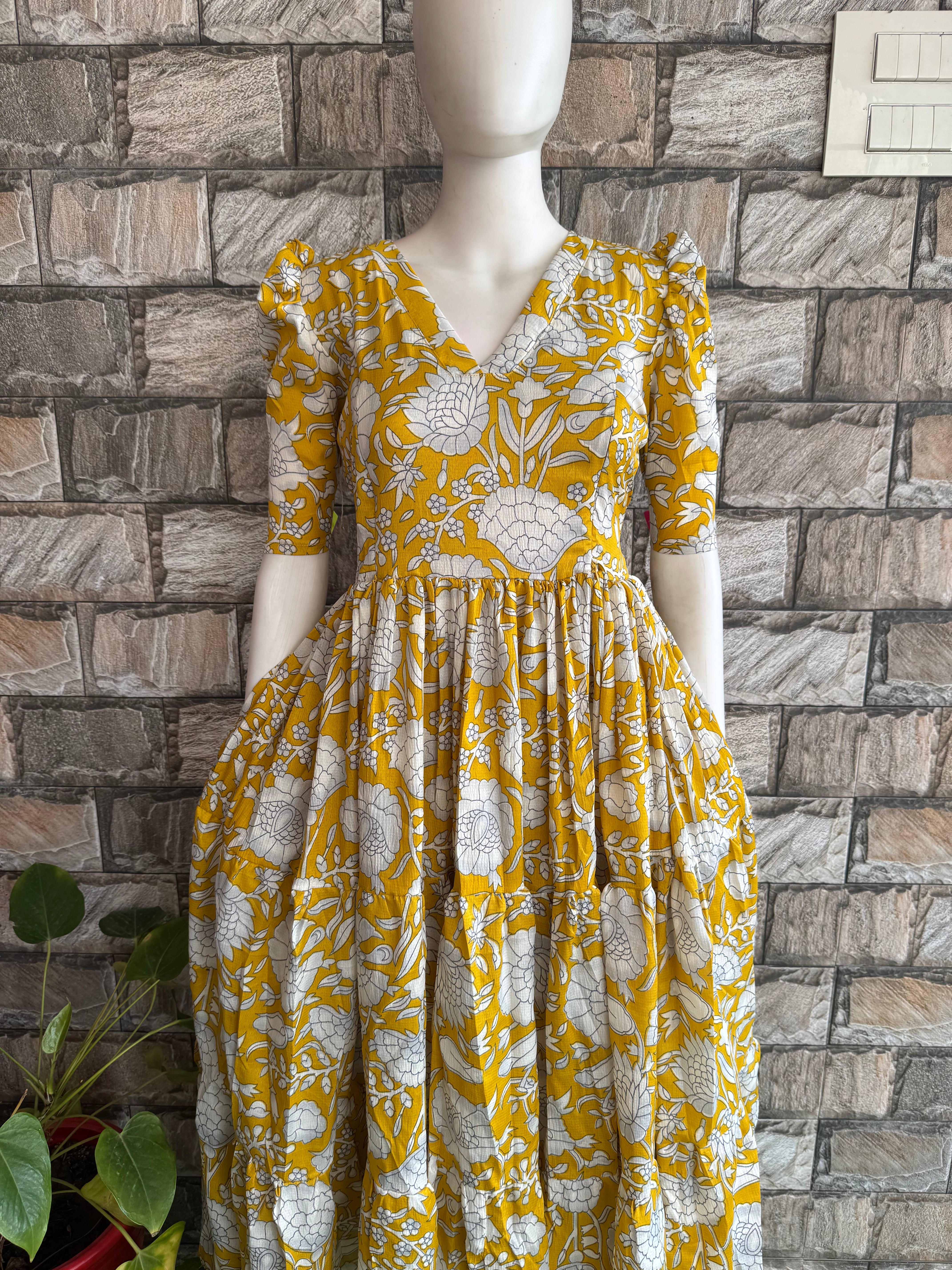 Delta Maternity maxi Pale yellow