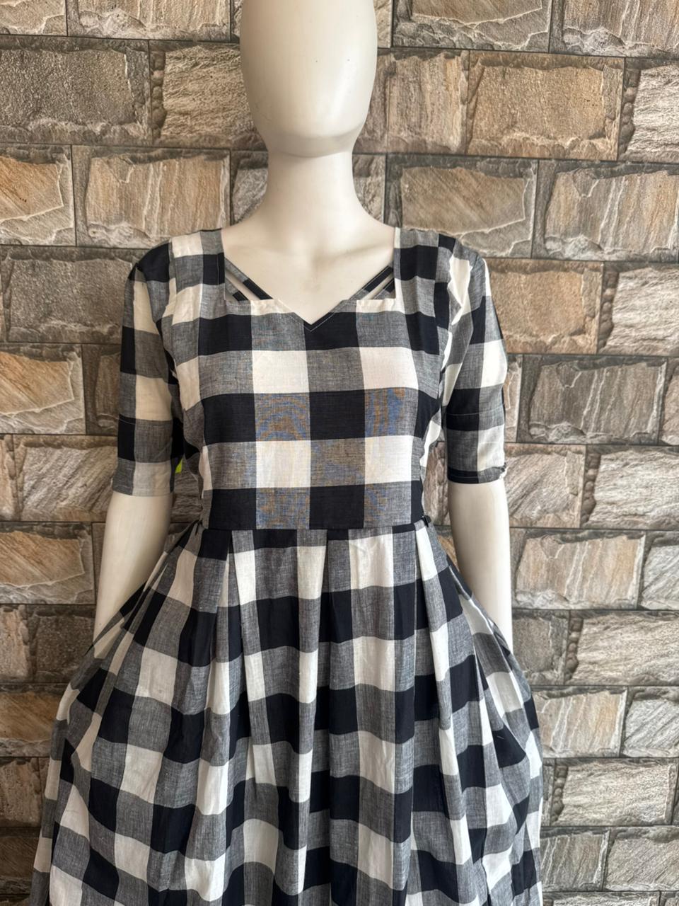 checked black & white