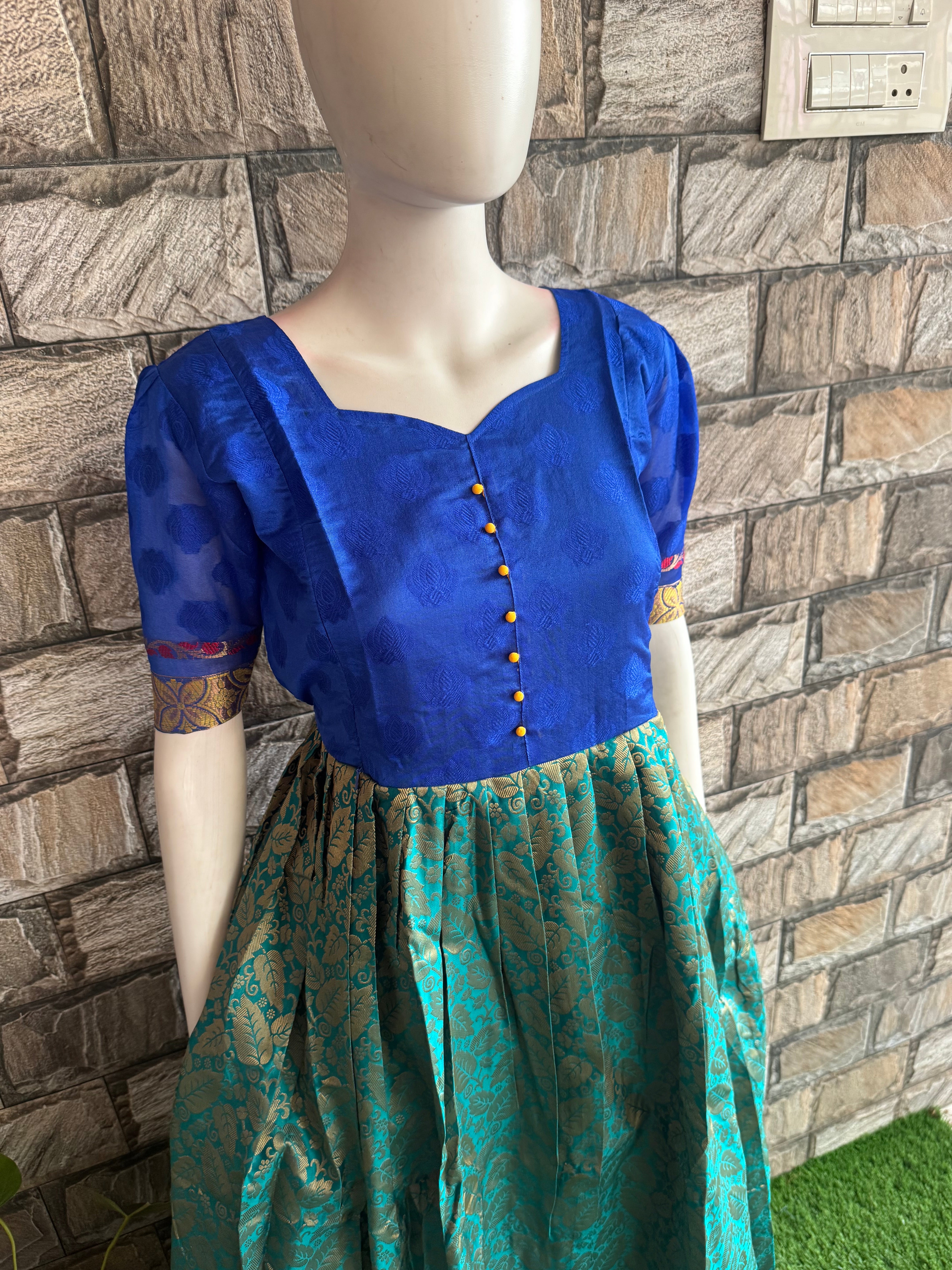 Banarasi mix maternity Feeding maxi