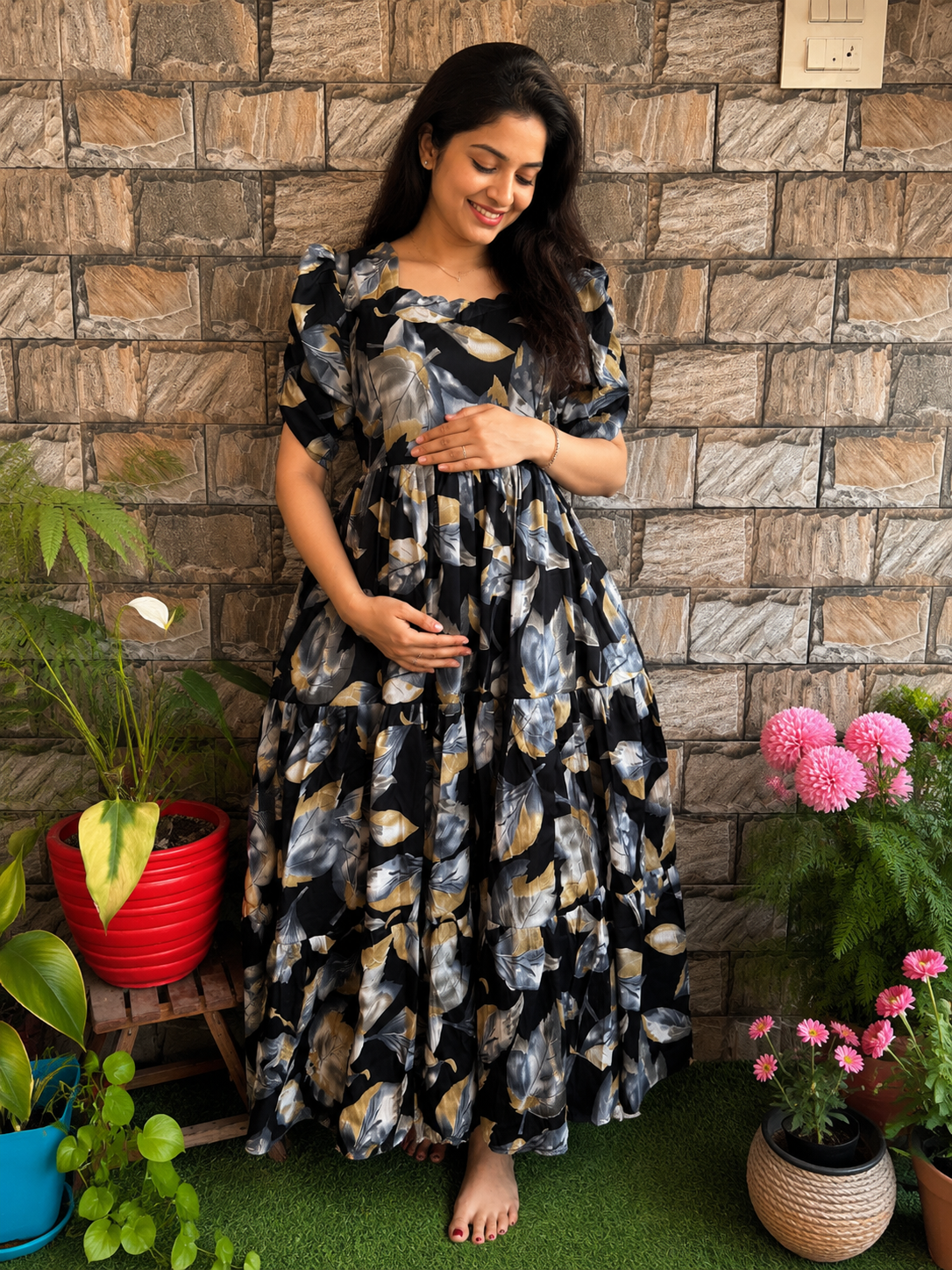 Black shade leaf Delta Maternity maxi