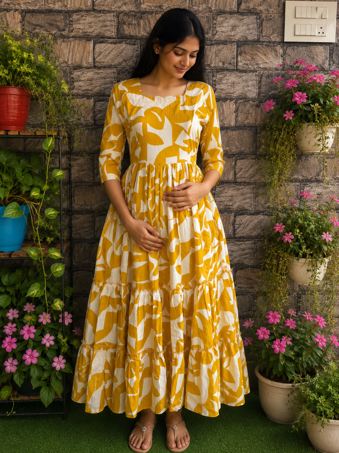 Delta Maternity maxi Crush fabric