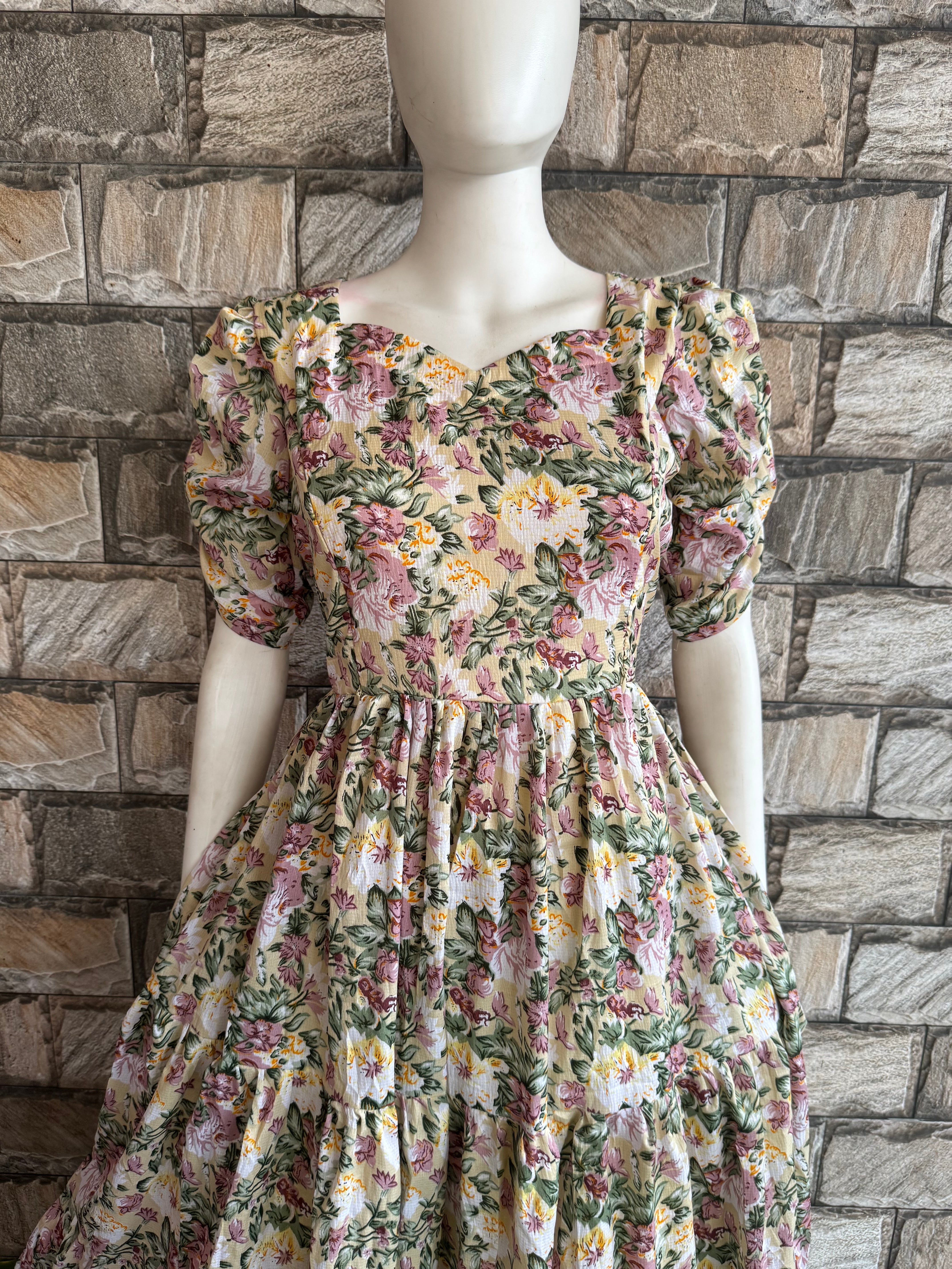 Delta crepe maternity maxi