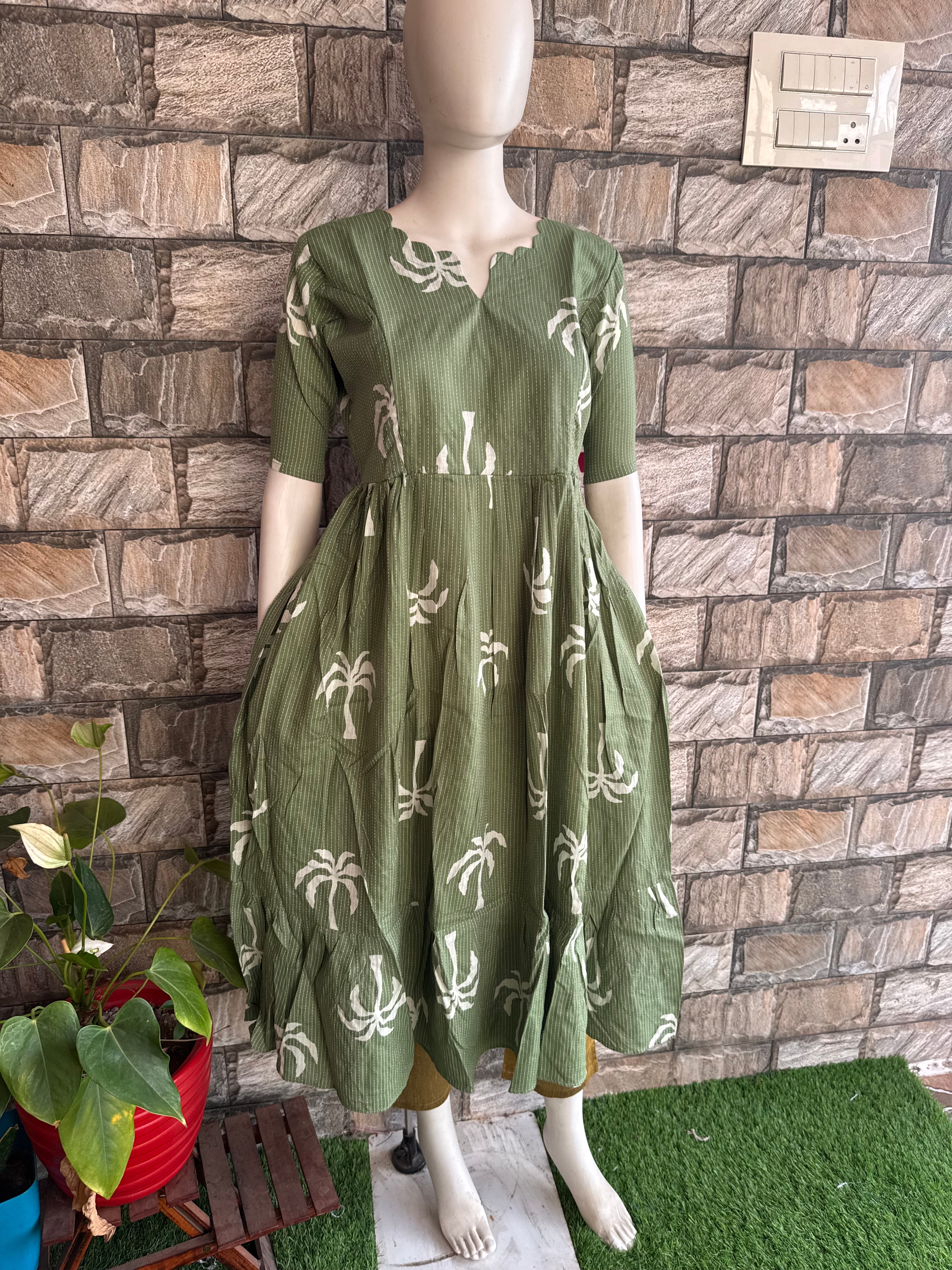 Pale pista kanta cotton maternity maxi Tree