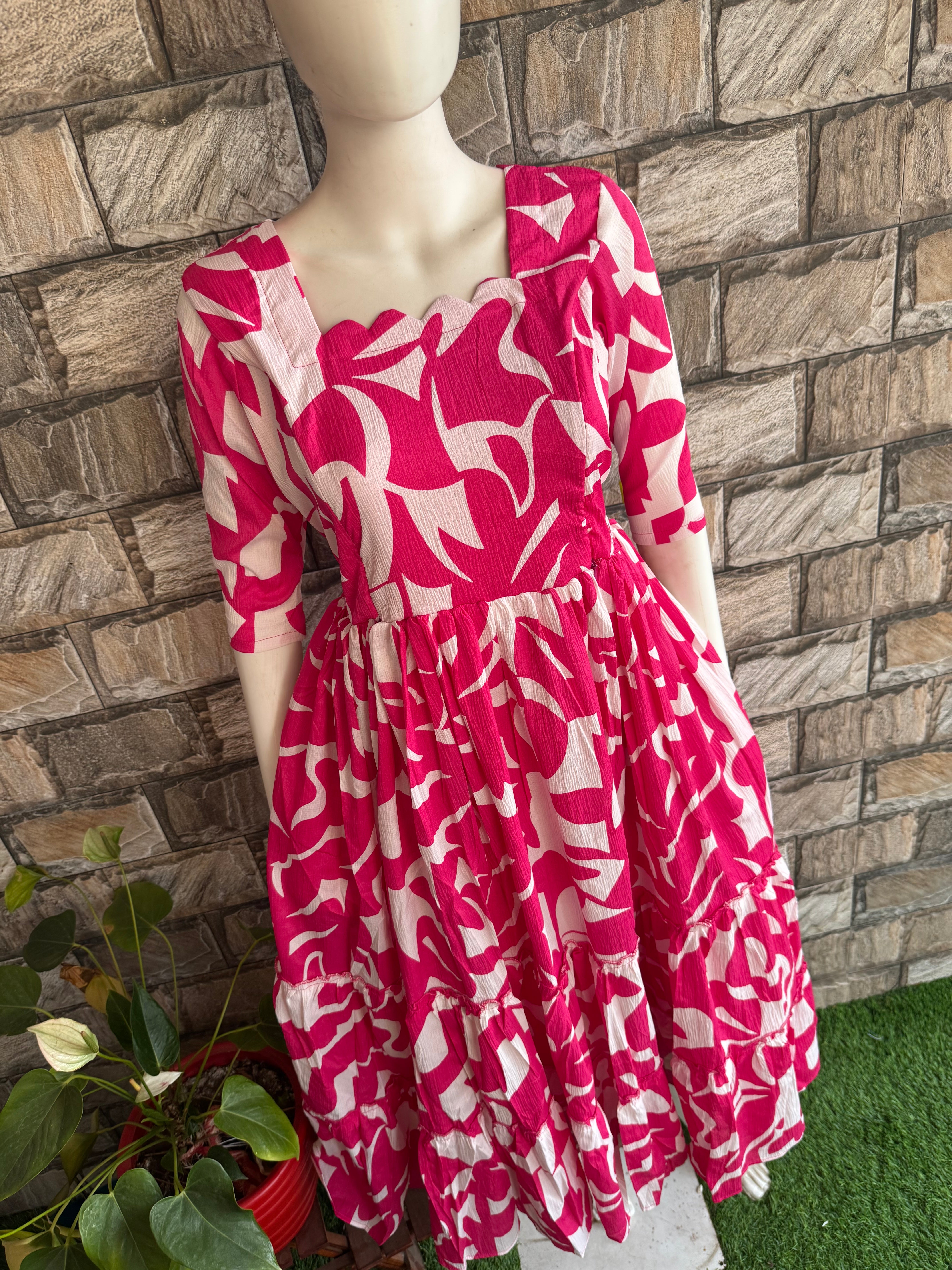 Delta Maternity maxi Crush fabric