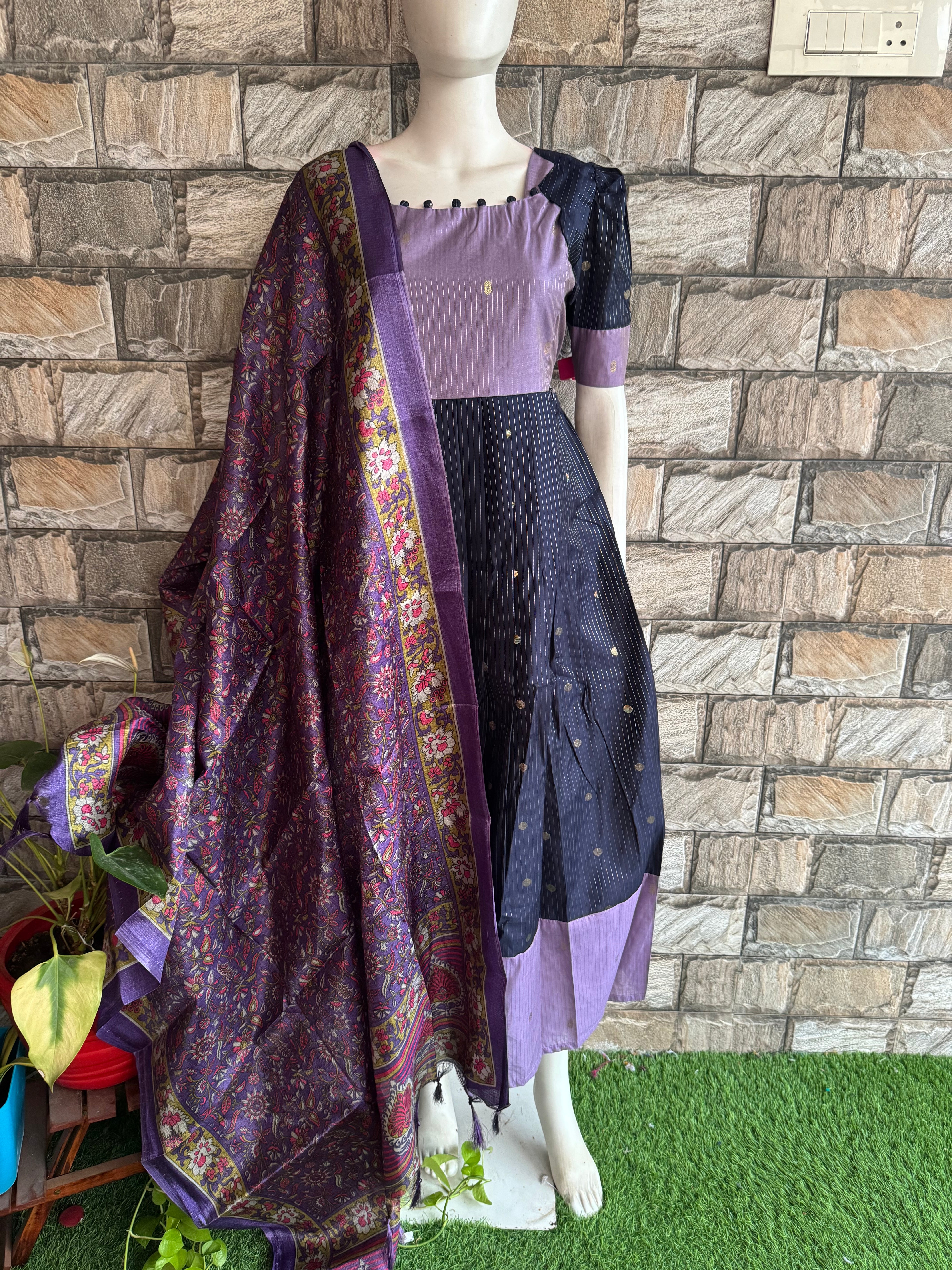 Pale wine poly khadhi dupatta