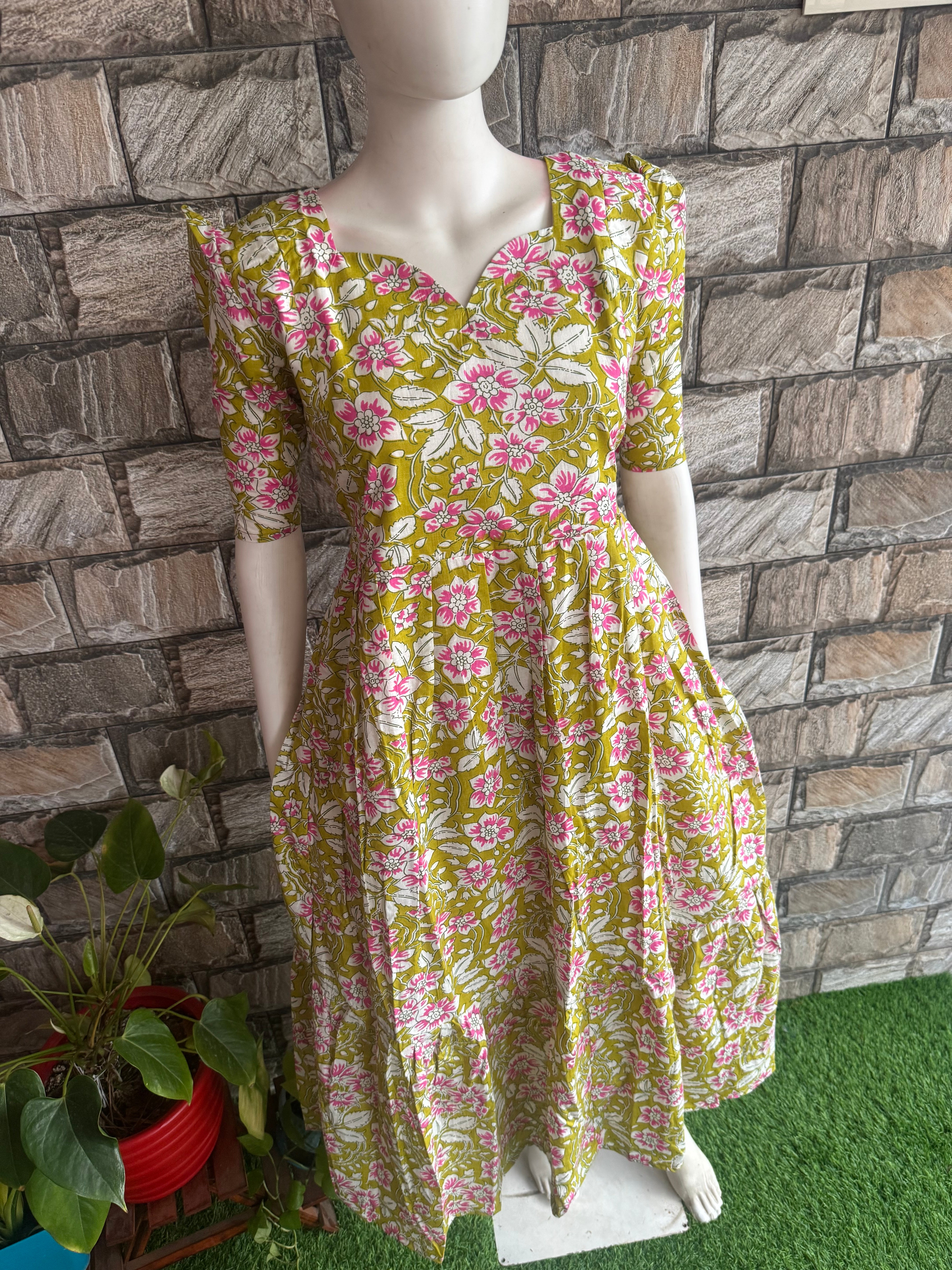 Budget  soft cotton Maternity maxi Parrot