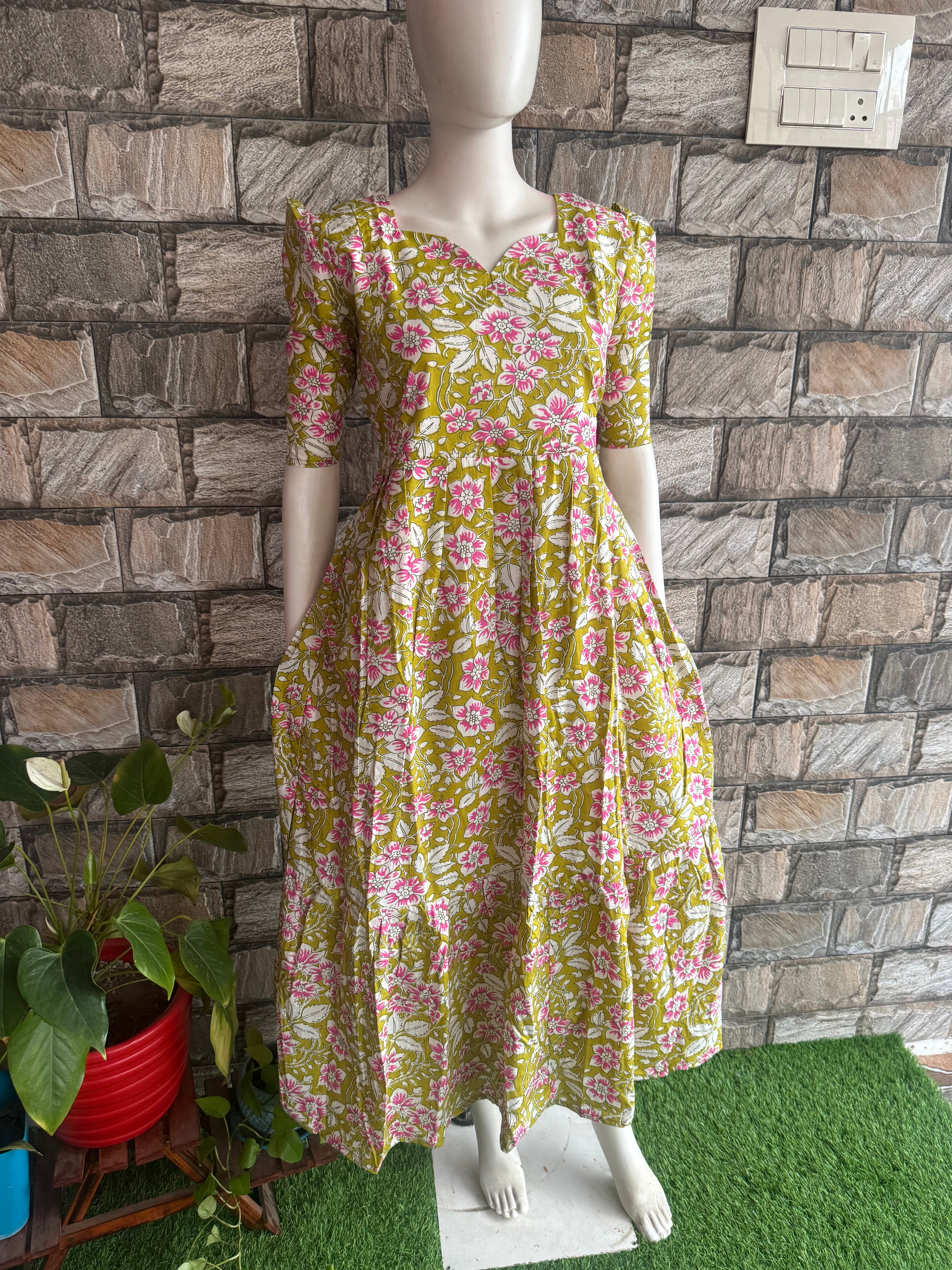 Budget  soft cotton Maternity maxi Parrot