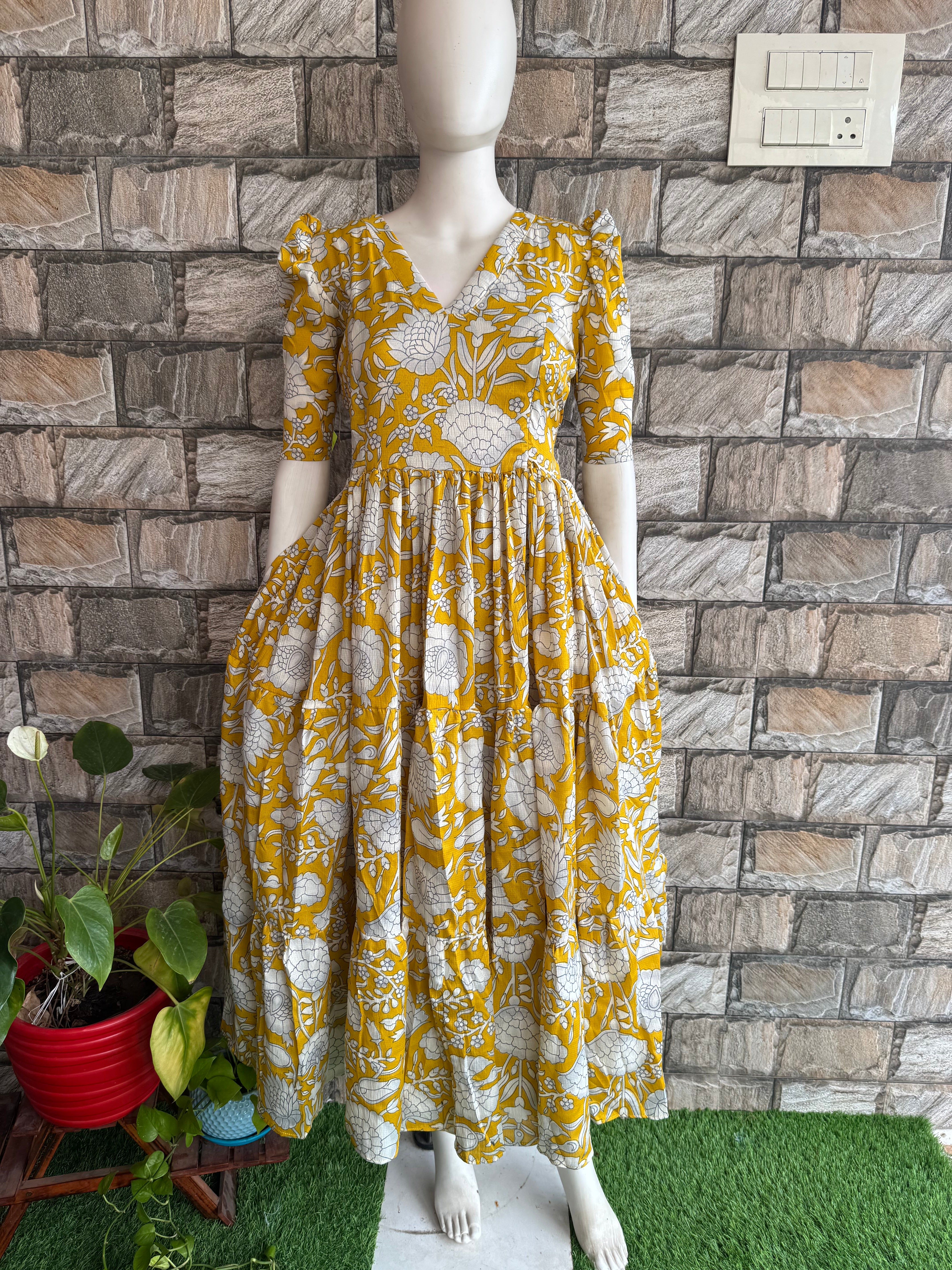 Delta Maternity maxi Pale yellow