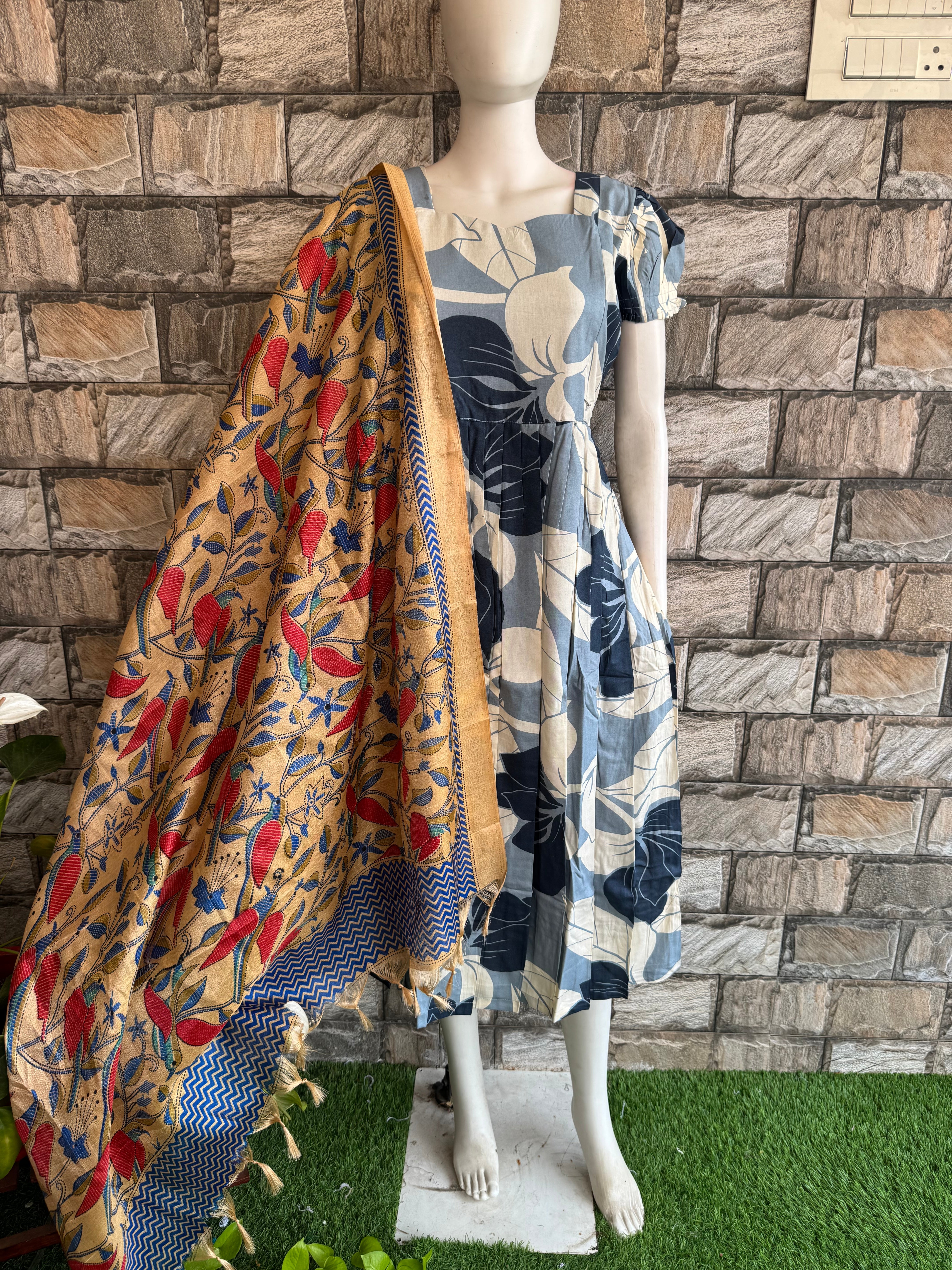 Sandal Poly Khadhi Dupatta