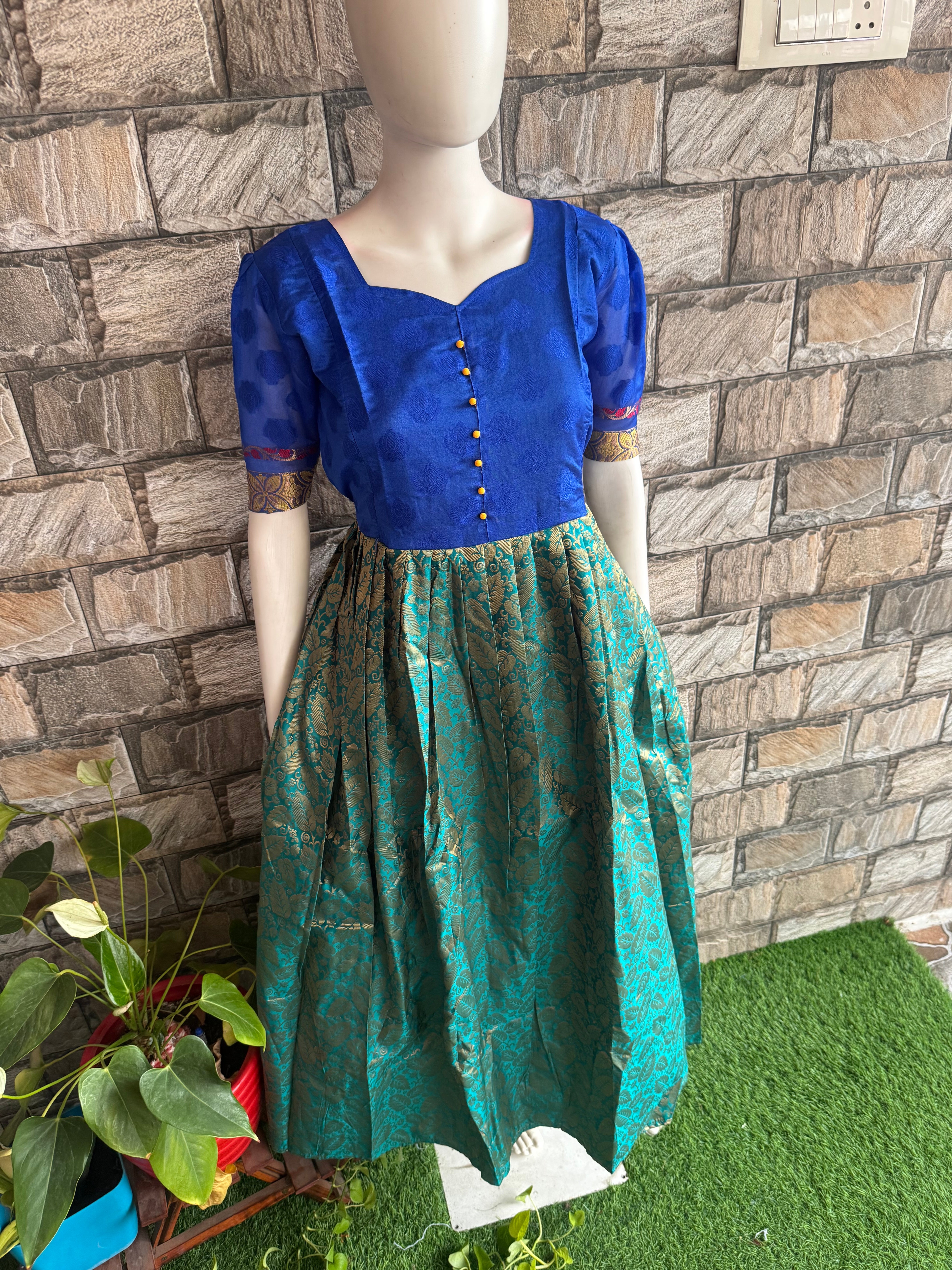 Banarasi mix maternity Feeding maxi