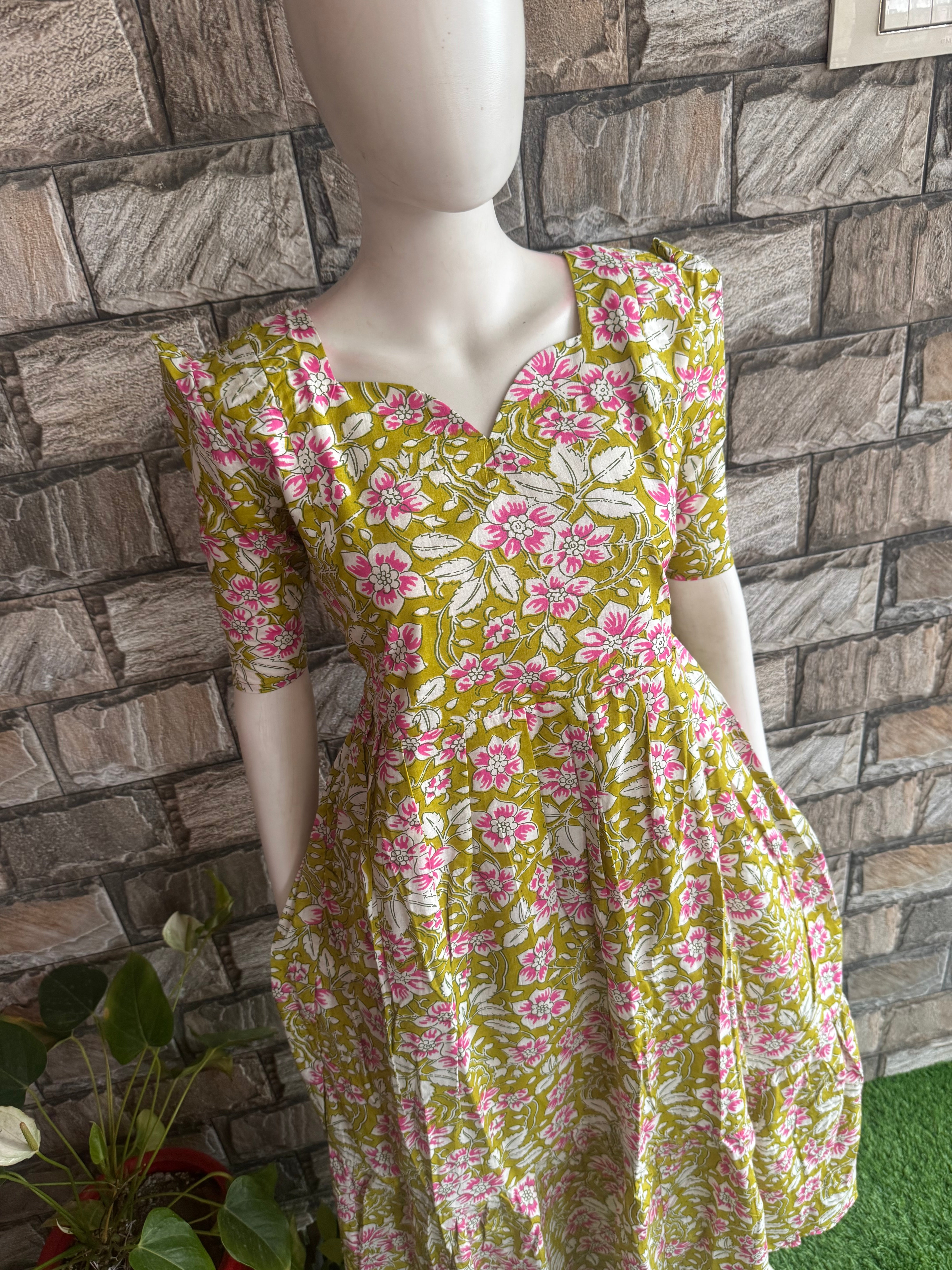 Budget  soft cotton Maternity maxi Parrot