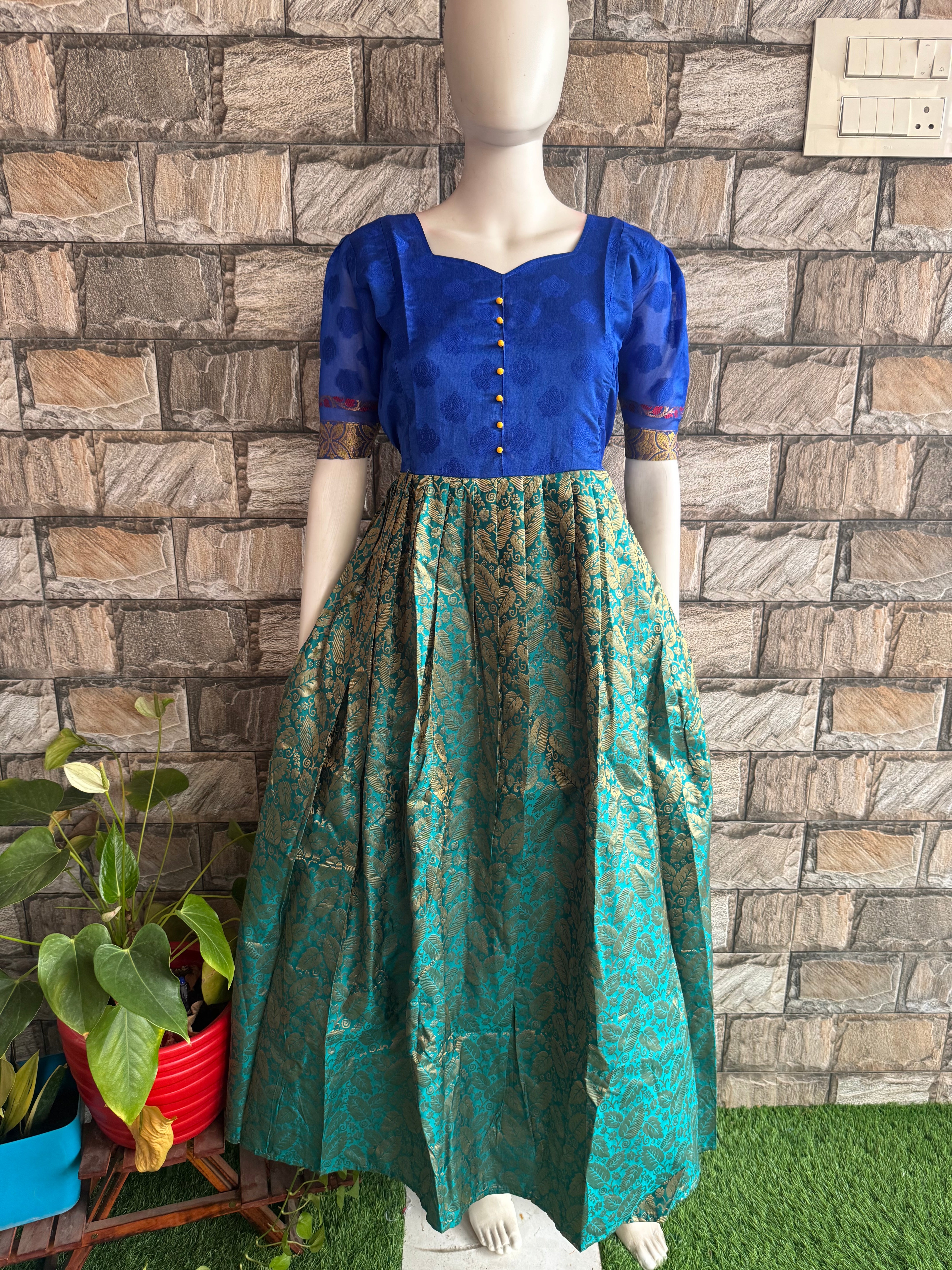 Banarasi mix maternity Feeding maxi