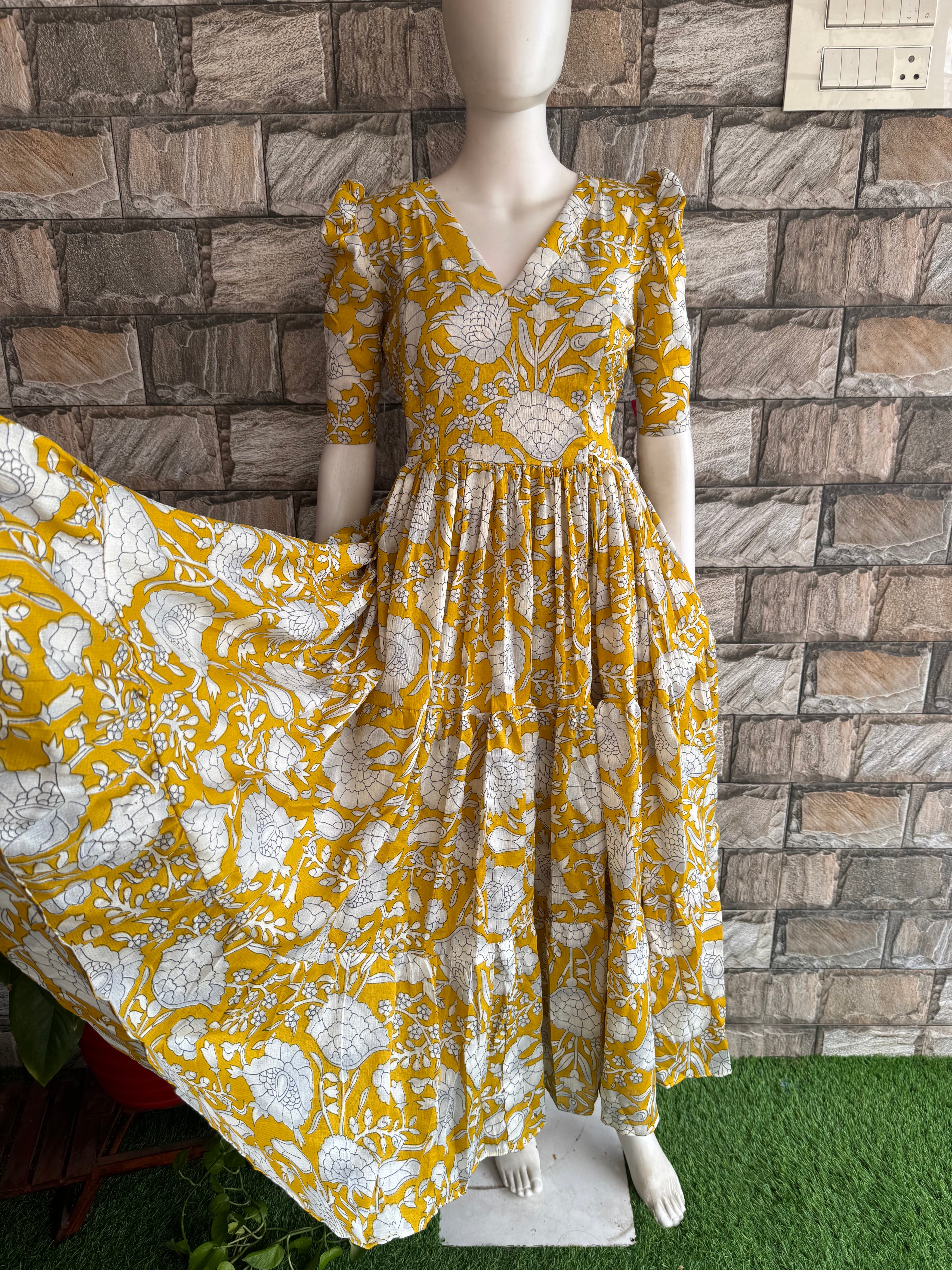 Delta Maternity maxi Pale yellow