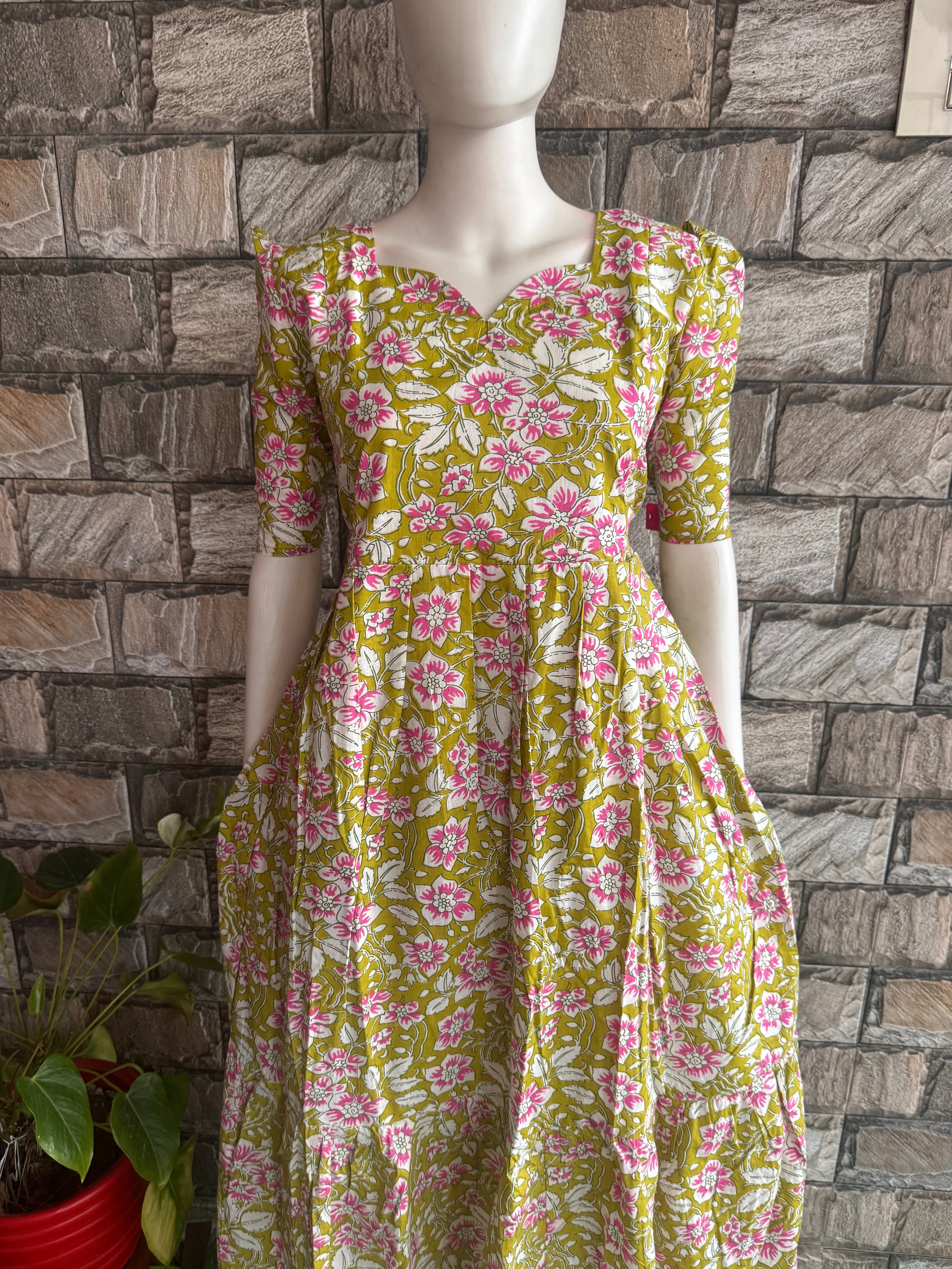 Budget  soft cotton Maternity maxi Parrot