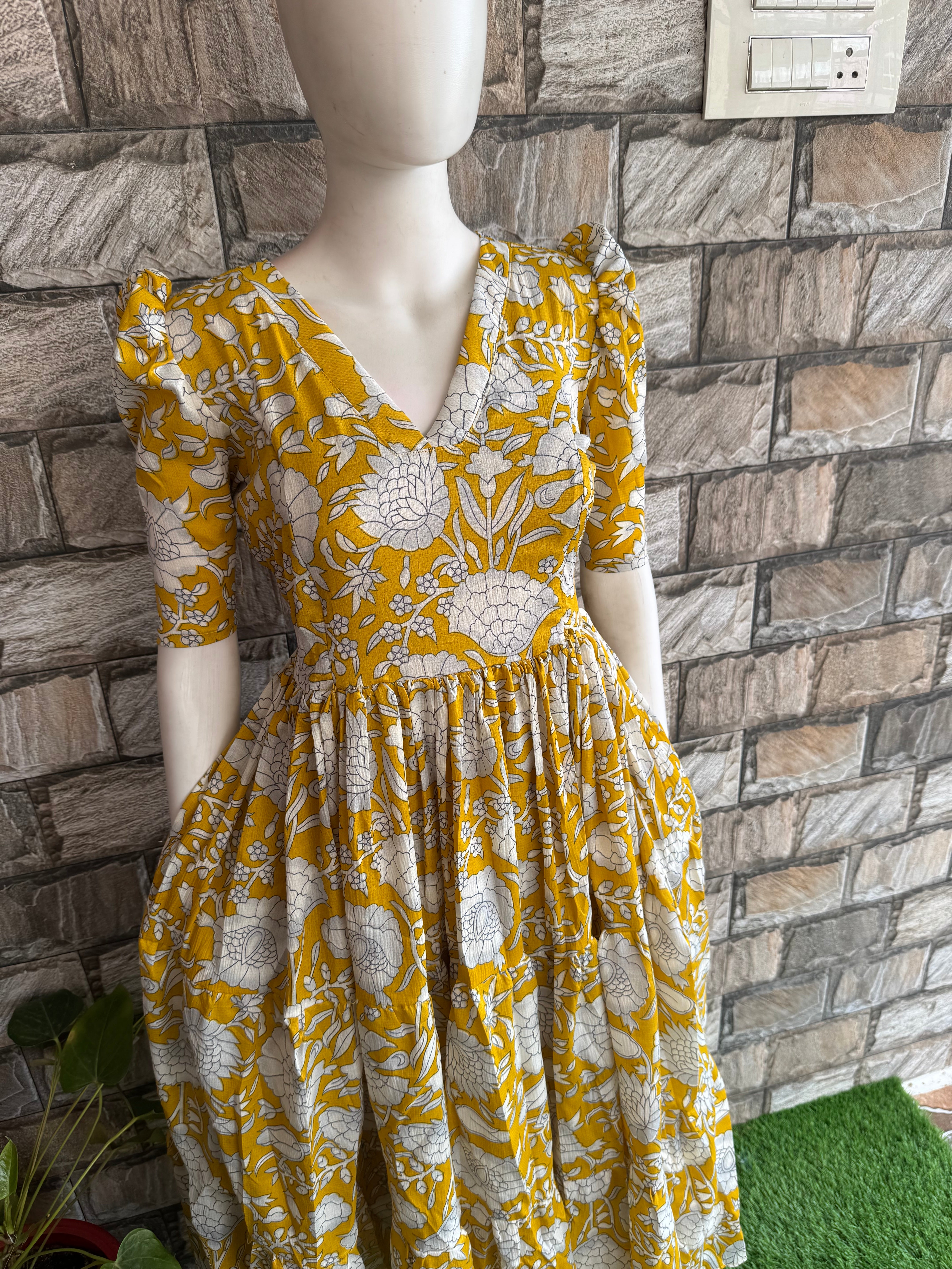 Delta Maternity maxi Pale yellow