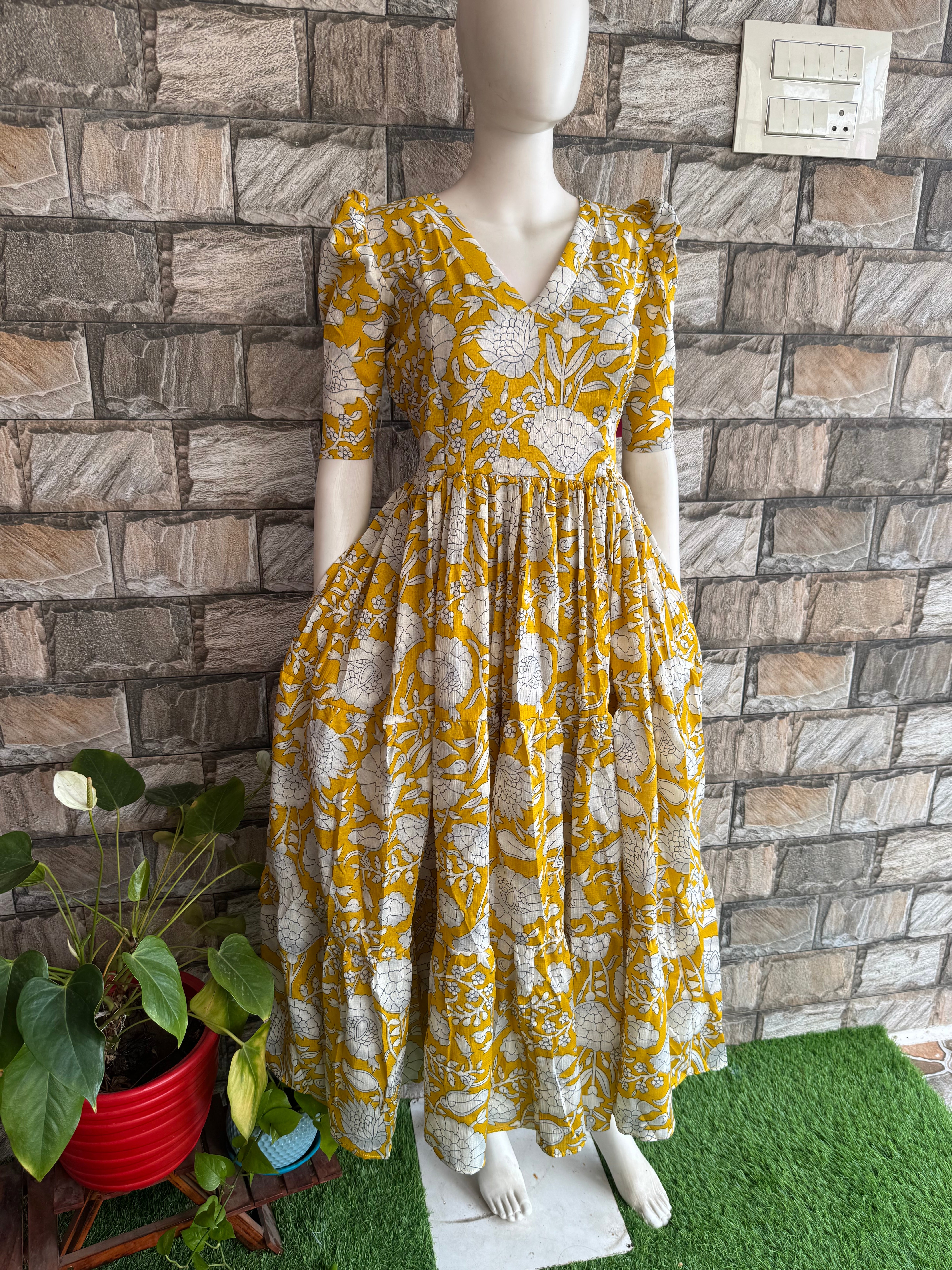 Delta Maternity maxi Pale yellow