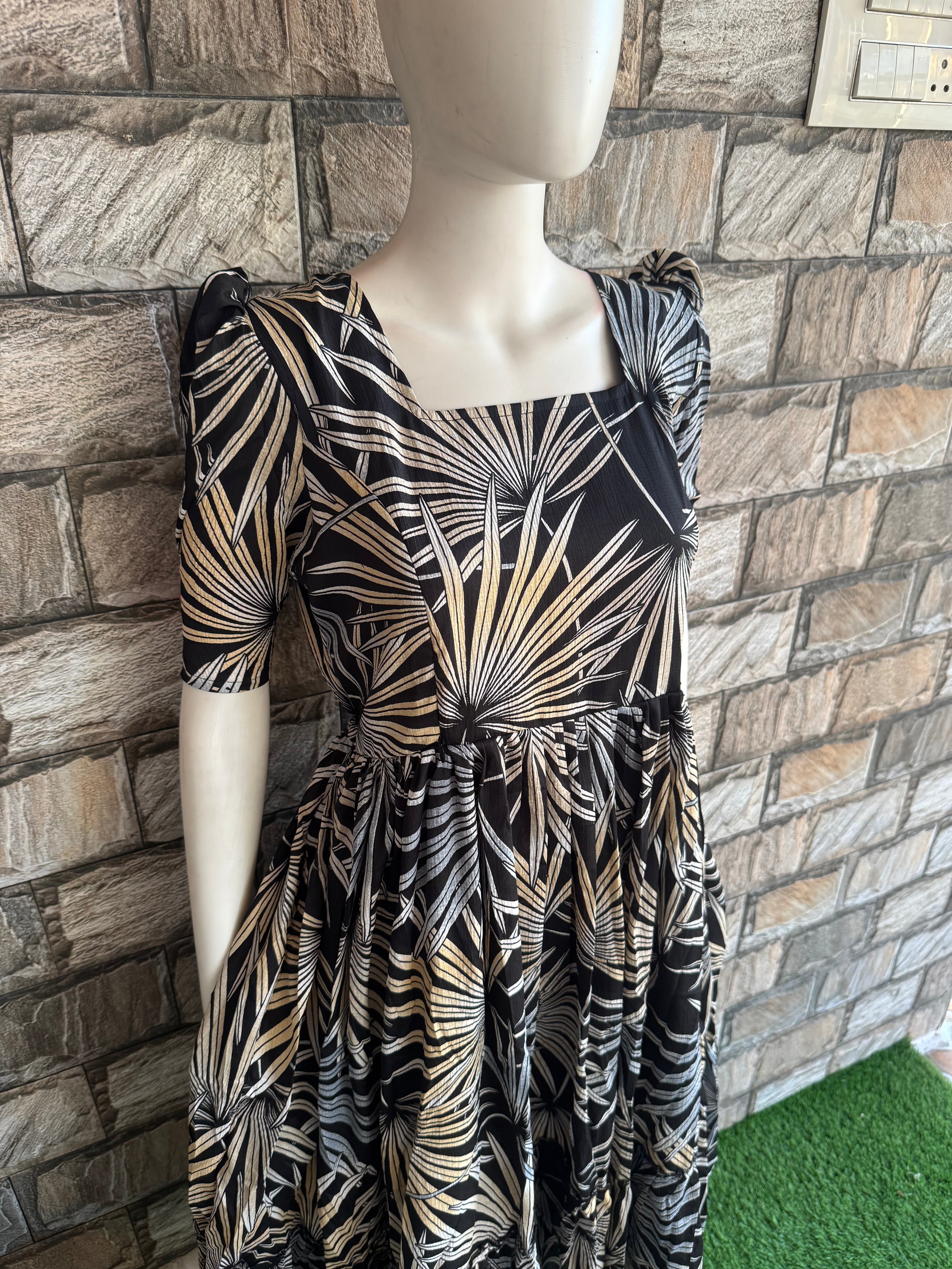 Black tropical delta crepe