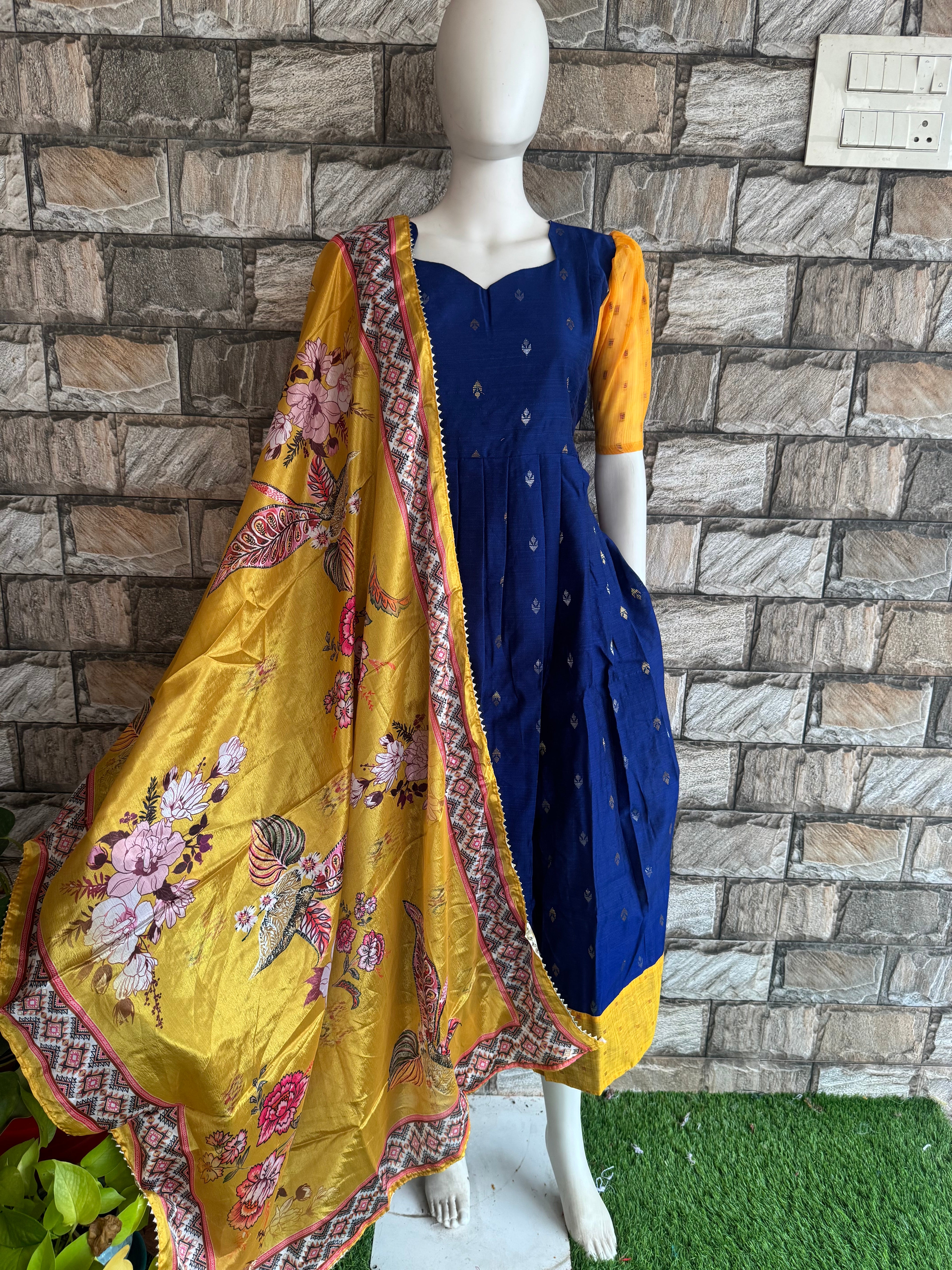 Yellow chinnon dupatta CF160