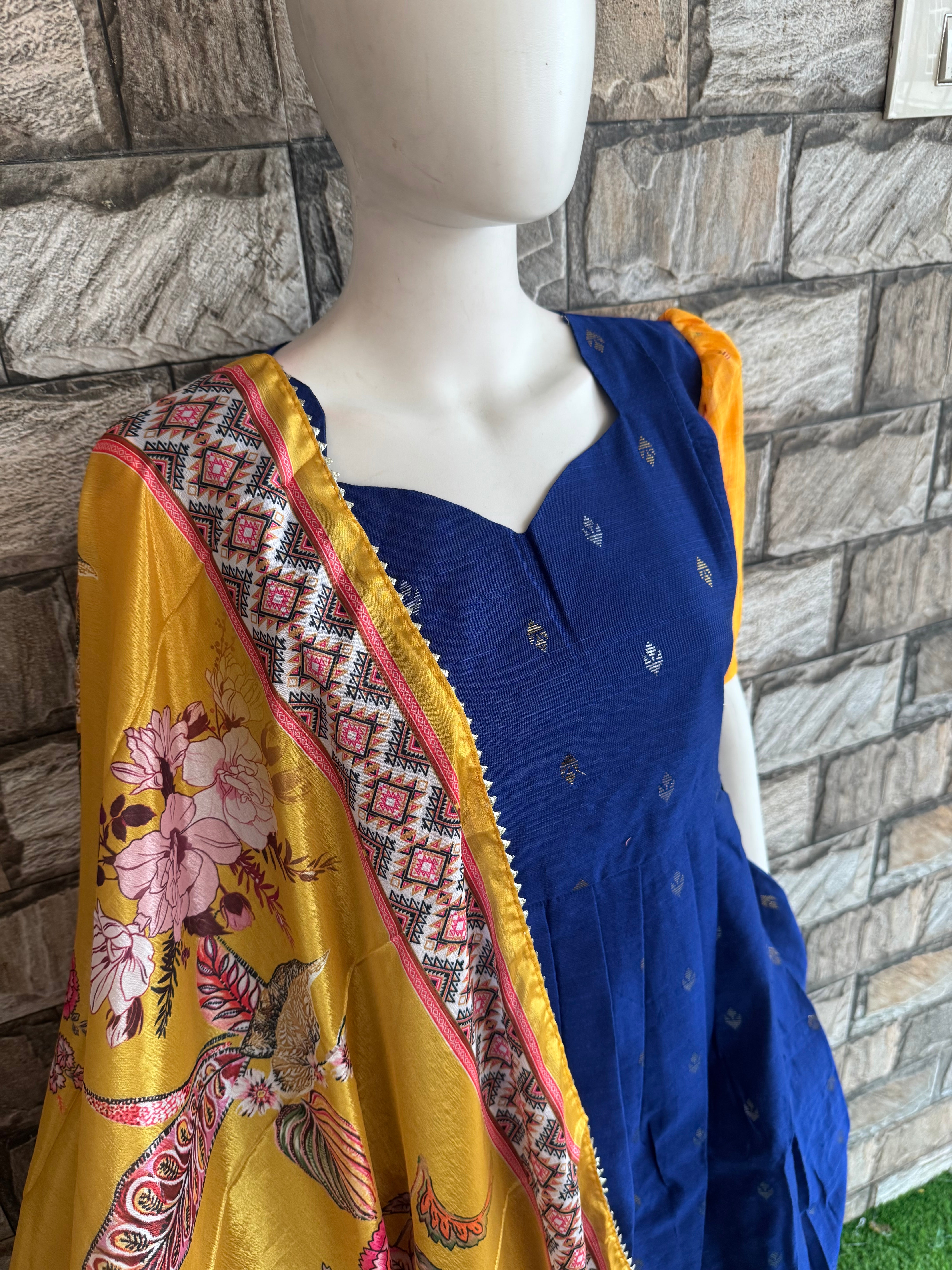Yellow chinnon dupatta CF160