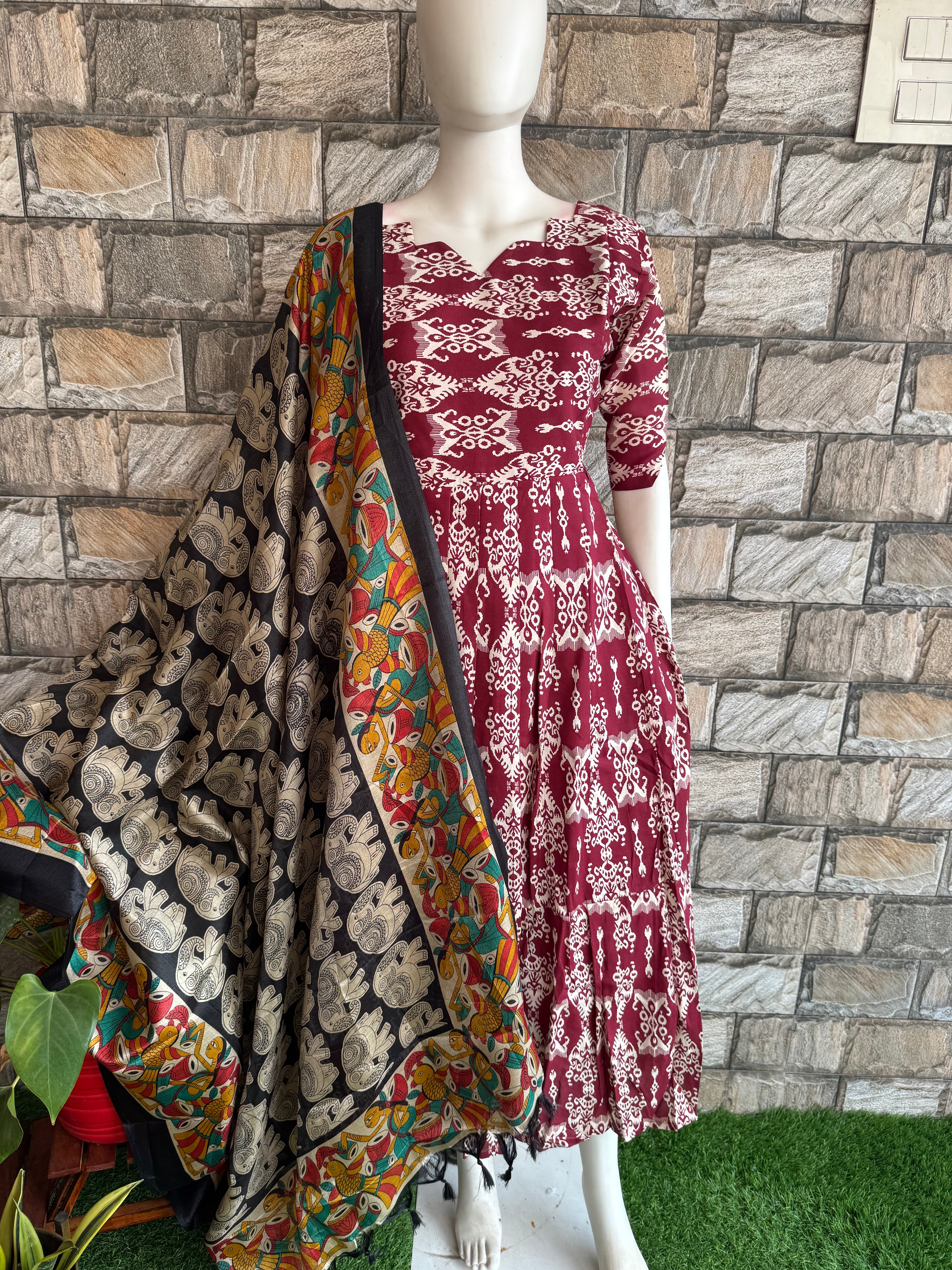 Black dupatta for maroon ajrak