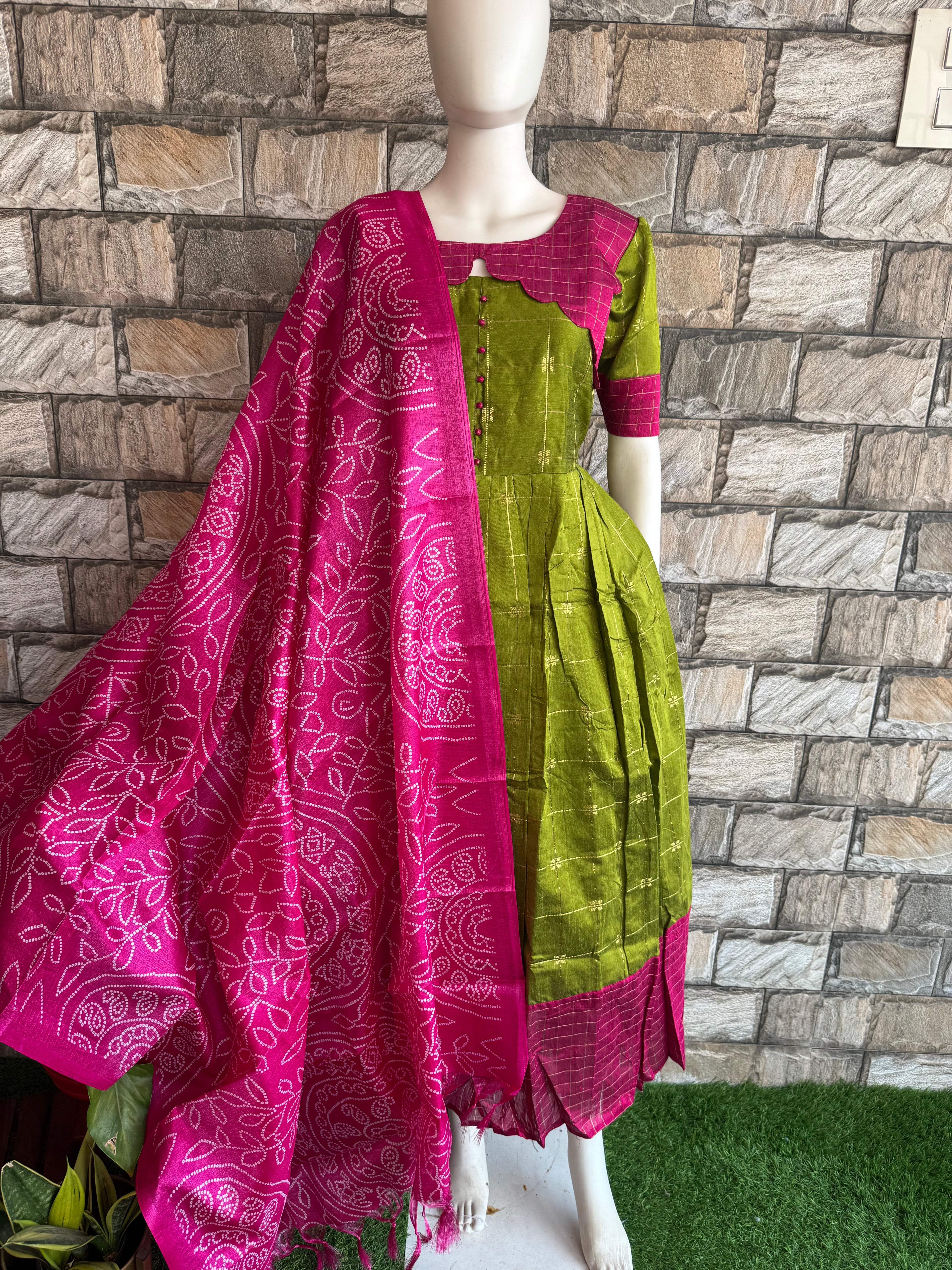 Pink dupatta for parrot Dress