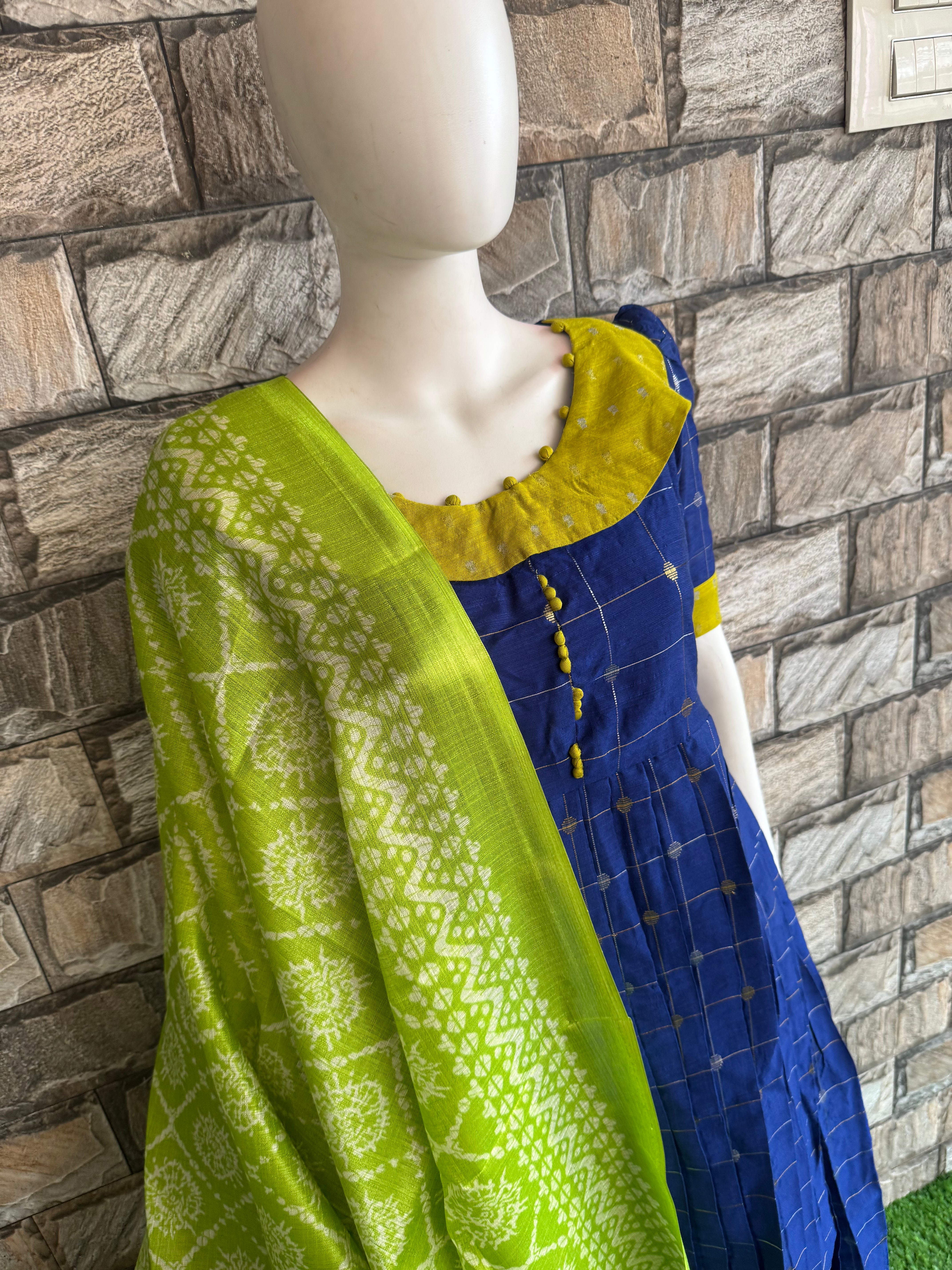 Parrot green poly khadhi dupatta