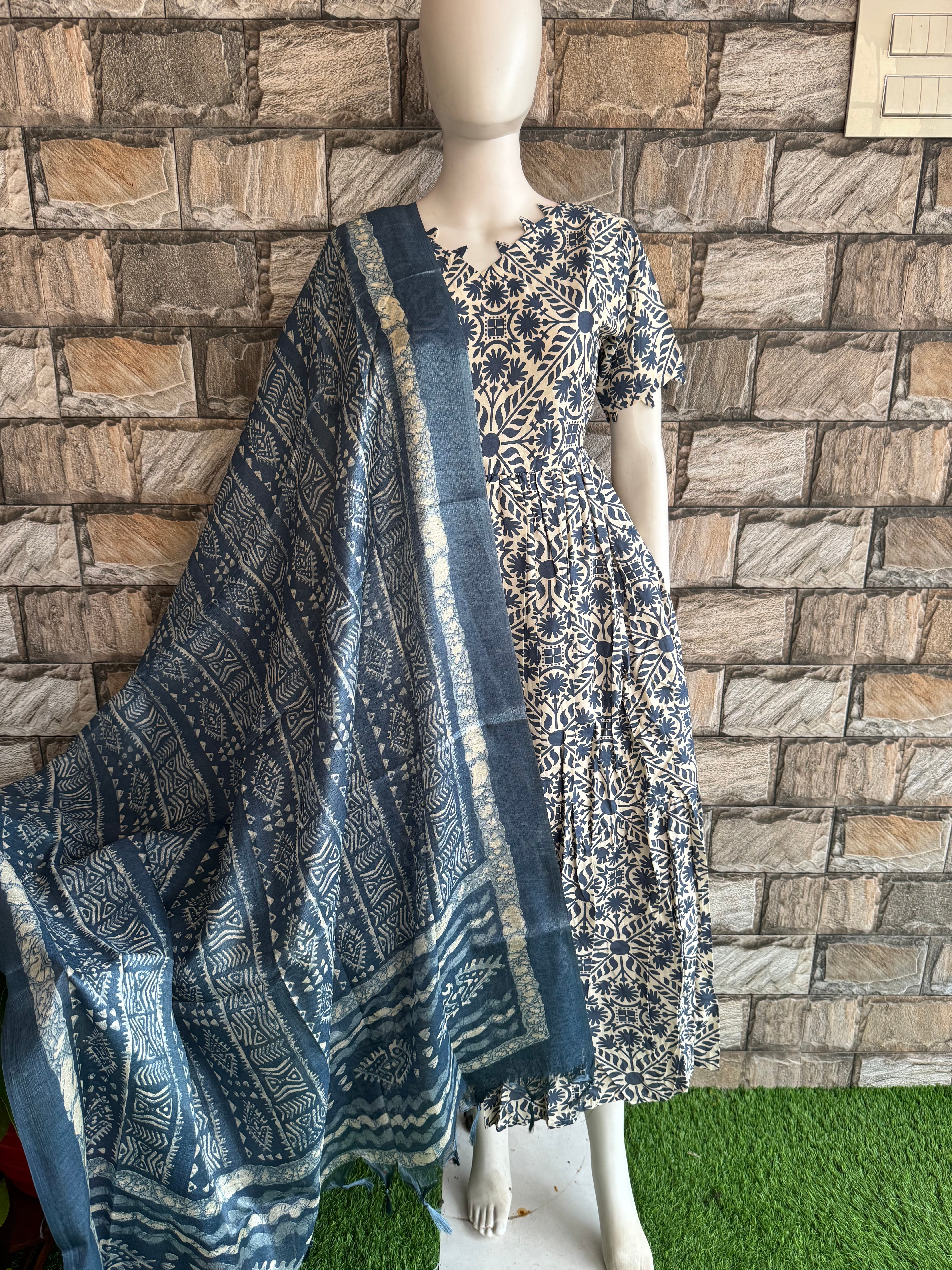 Grey poly khadhi dupatta